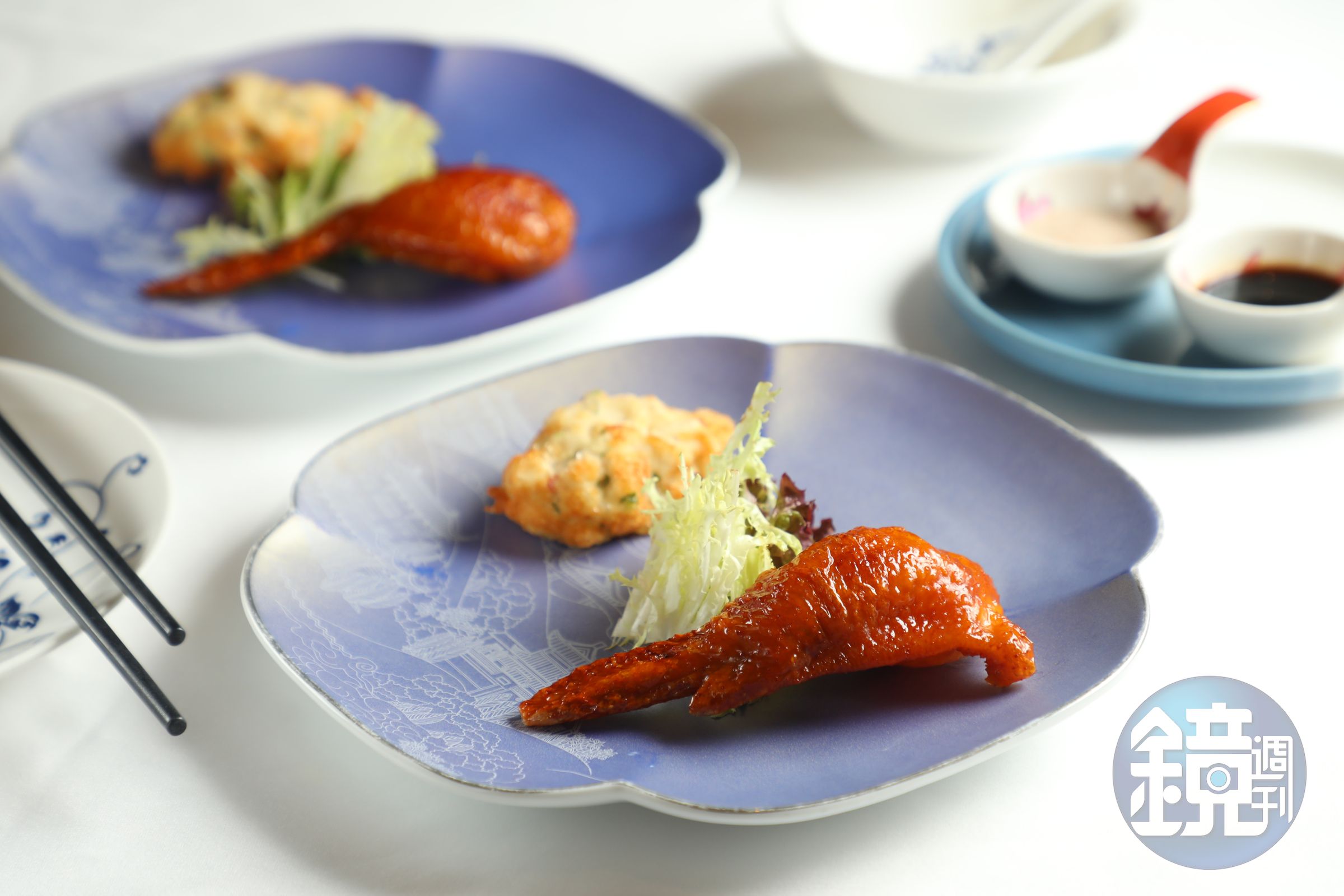 招牌今日套餐的前菜「燕窩釀鳳翼拼饕餮琵琶豆腐」，可一次吃到富哥的兩大招牌菜。（套餐菜色，港幣938元／位，約NT$3,487，2位起）