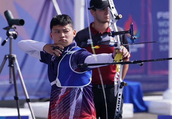 男子射箭反曲弓項目傳來捷報，台灣好手「湯包」湯智鈞在金牌戰拿下金牌。（大專體總提供）