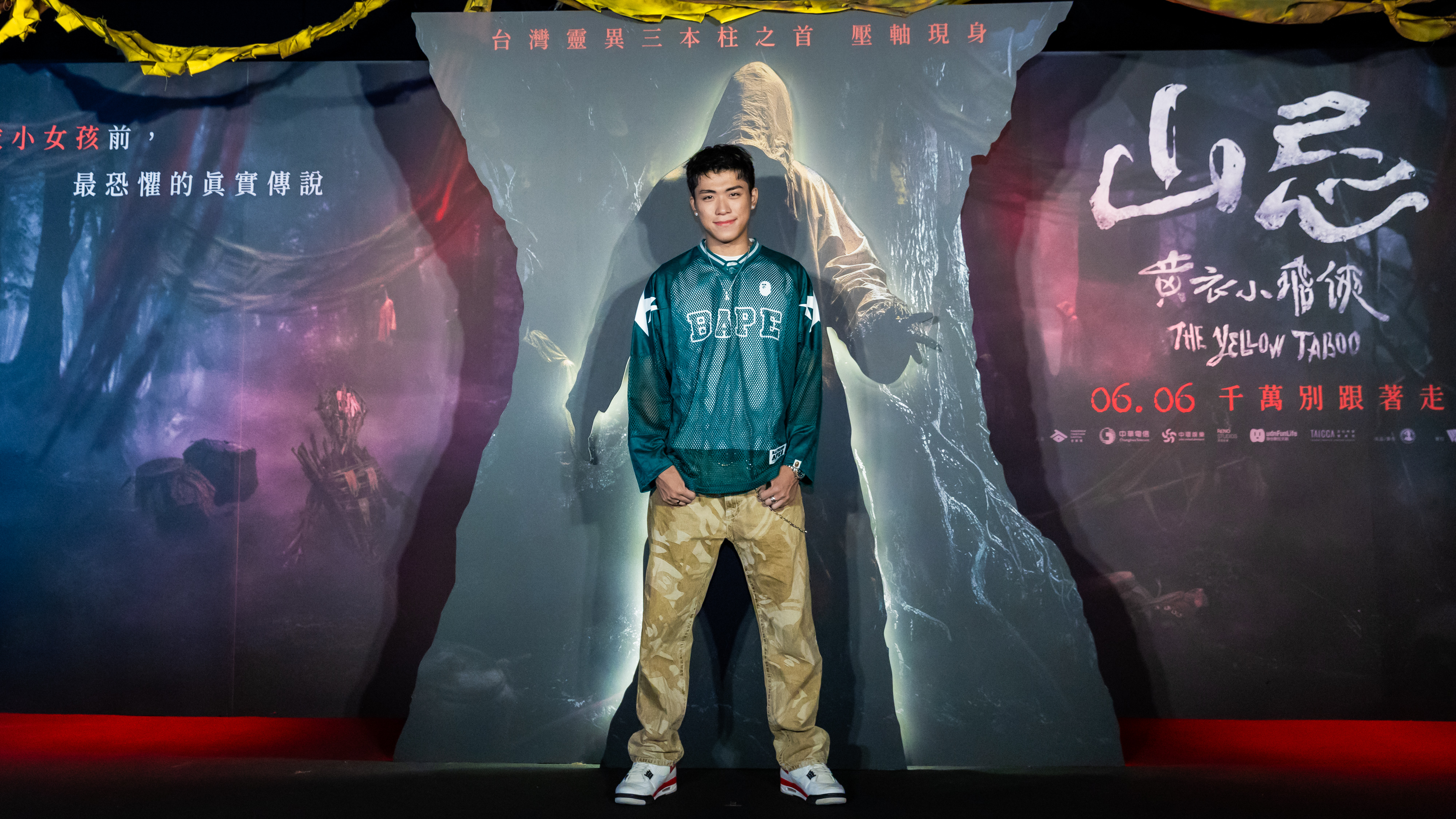 創作男歌手王ADEN為電影量身打造片尾曲〈封鎖線〉，這也是他初次嘗試替電影寫歌。（威視提供）