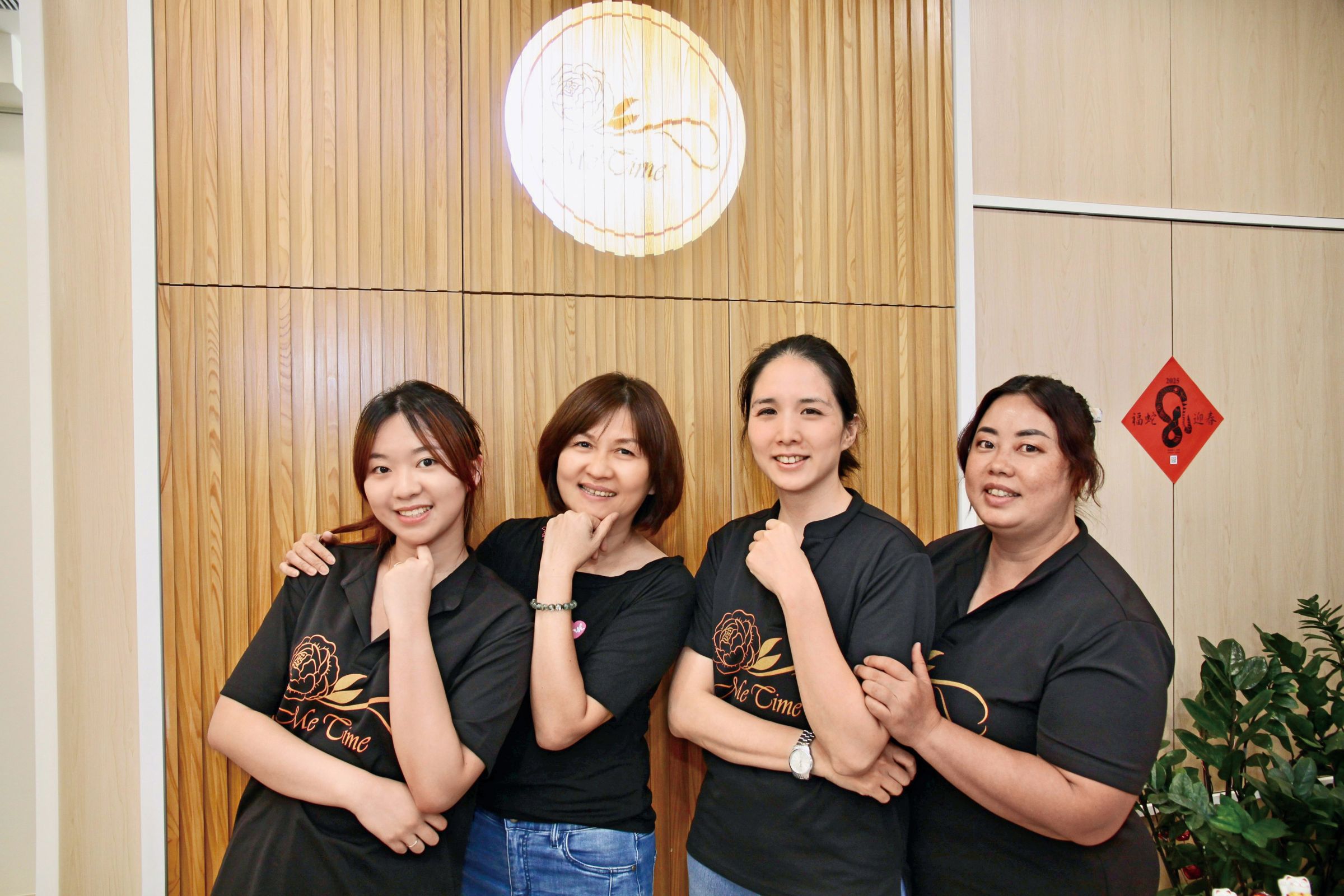 「Me Time Beauty美祕時空」從創辦人游沛淇到每位美容師,團隊以溫度與專業守護每一次放鬆時刻,讓療癒成為生活的一部分。