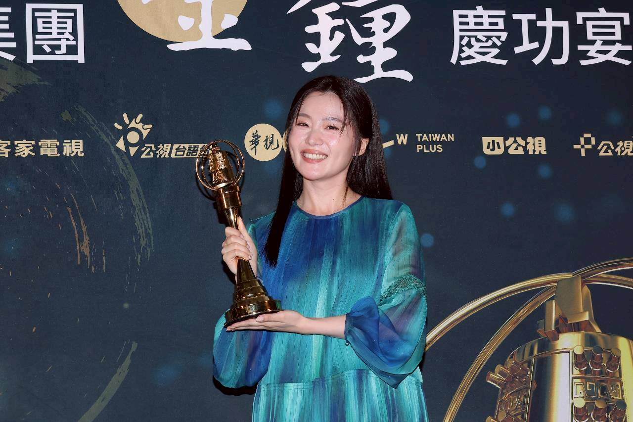 楊小黎以《啥人顧性命》拿下迷你劇集女主角獎。