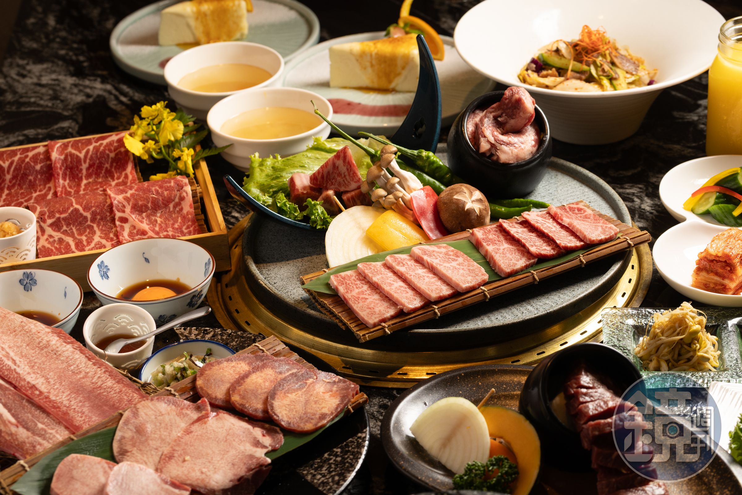 母親節期間限定推出的「豐宴雙人套餐」,能吃到日本國產牛與Prime級美國牛雙饗的夢幻肉盤。(4,380元/雙人套餐)