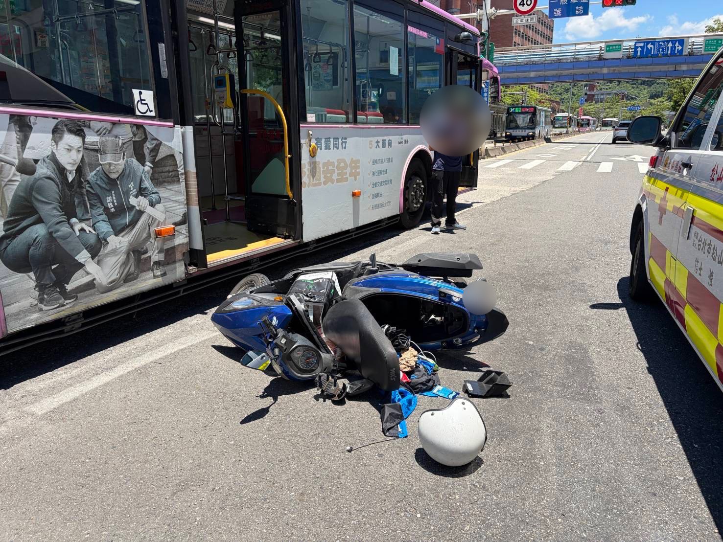 楊姓外送員騎車行經公館商圈,逆向撞上公車慘摔。翻攝畫面