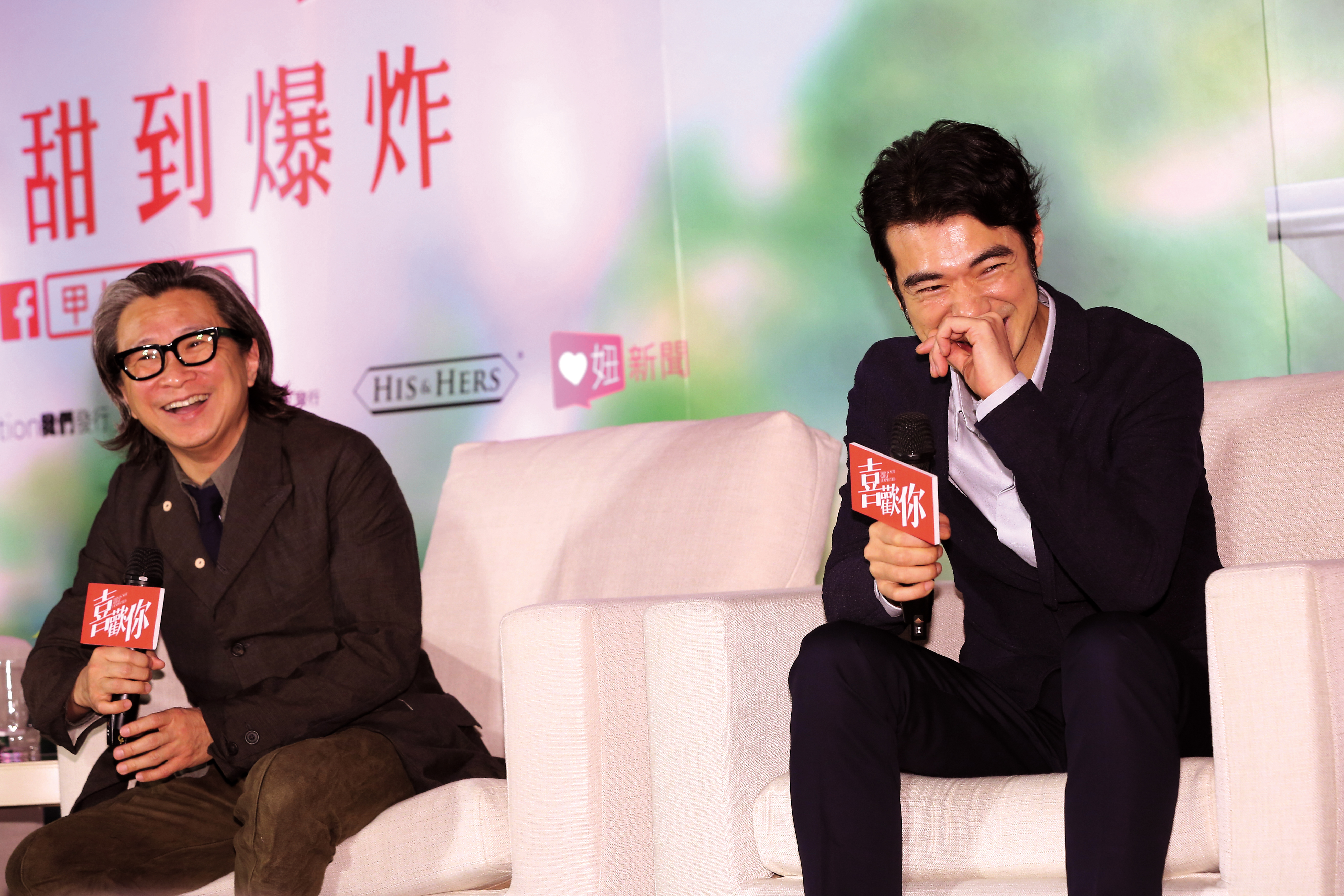 金城武（右）在演藝圈多年卻不愛社交，香港導演陳可辛（左）是他在圈內少數的密友。