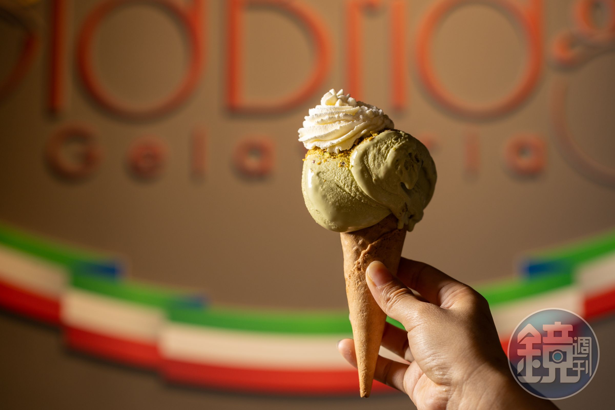 鮮奶油和Gelato是靈魂伴侶，手工製作的Gelato擠上綿密順口的鮮奶油，是道地的義式吃法。