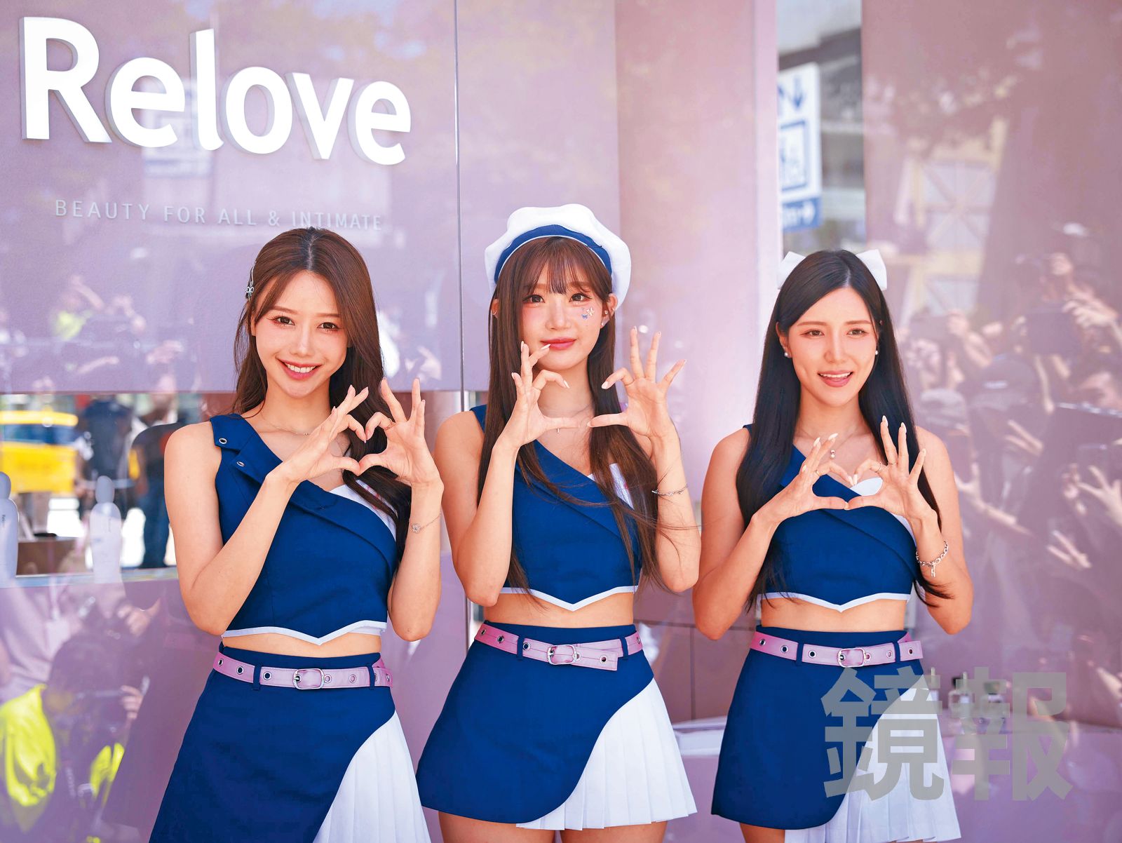 李珠珢（中）曾被爆應援時硬要卡C位。左為李雅英、右為南珉貞。（鏡報提供）