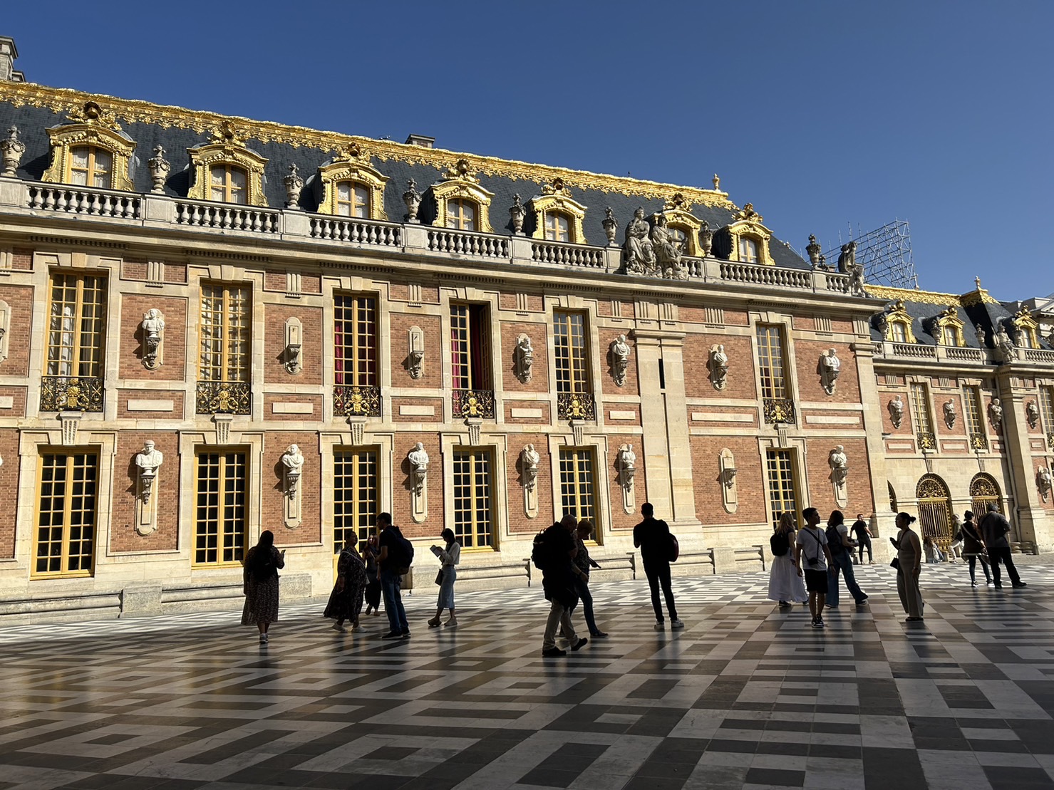 凡爾賽宮是法國的知名景點。