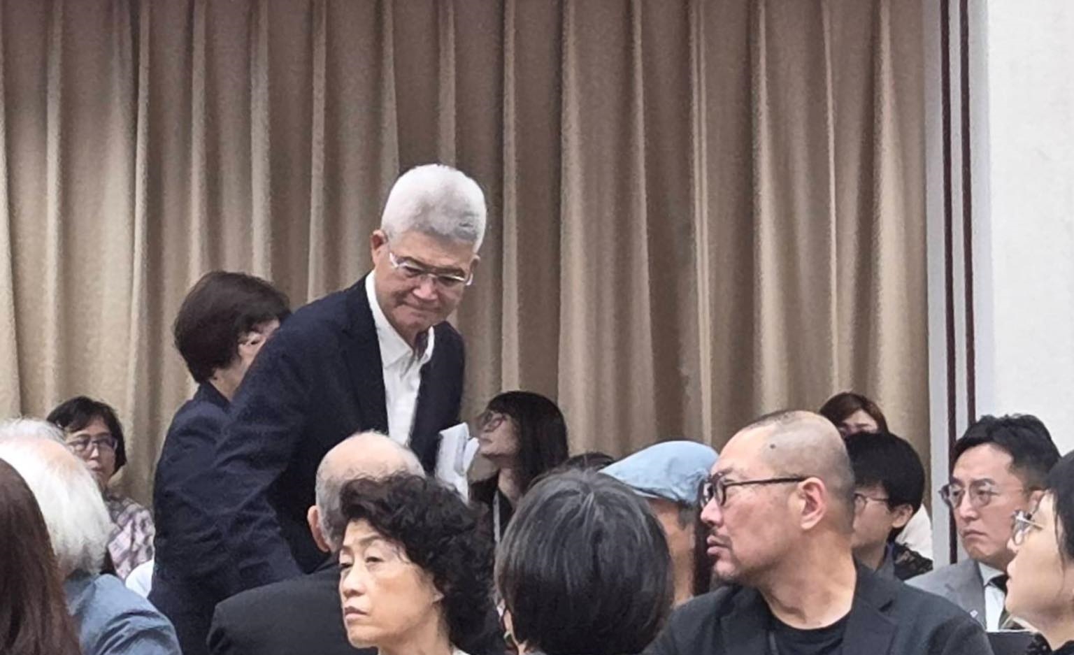 公視董事長胡元輝昨天在國會議場被要求離開一事，李遠昨天深夜於臉書po文，提到這是忍無可忍的一天。（翻攝自李遠臉書）