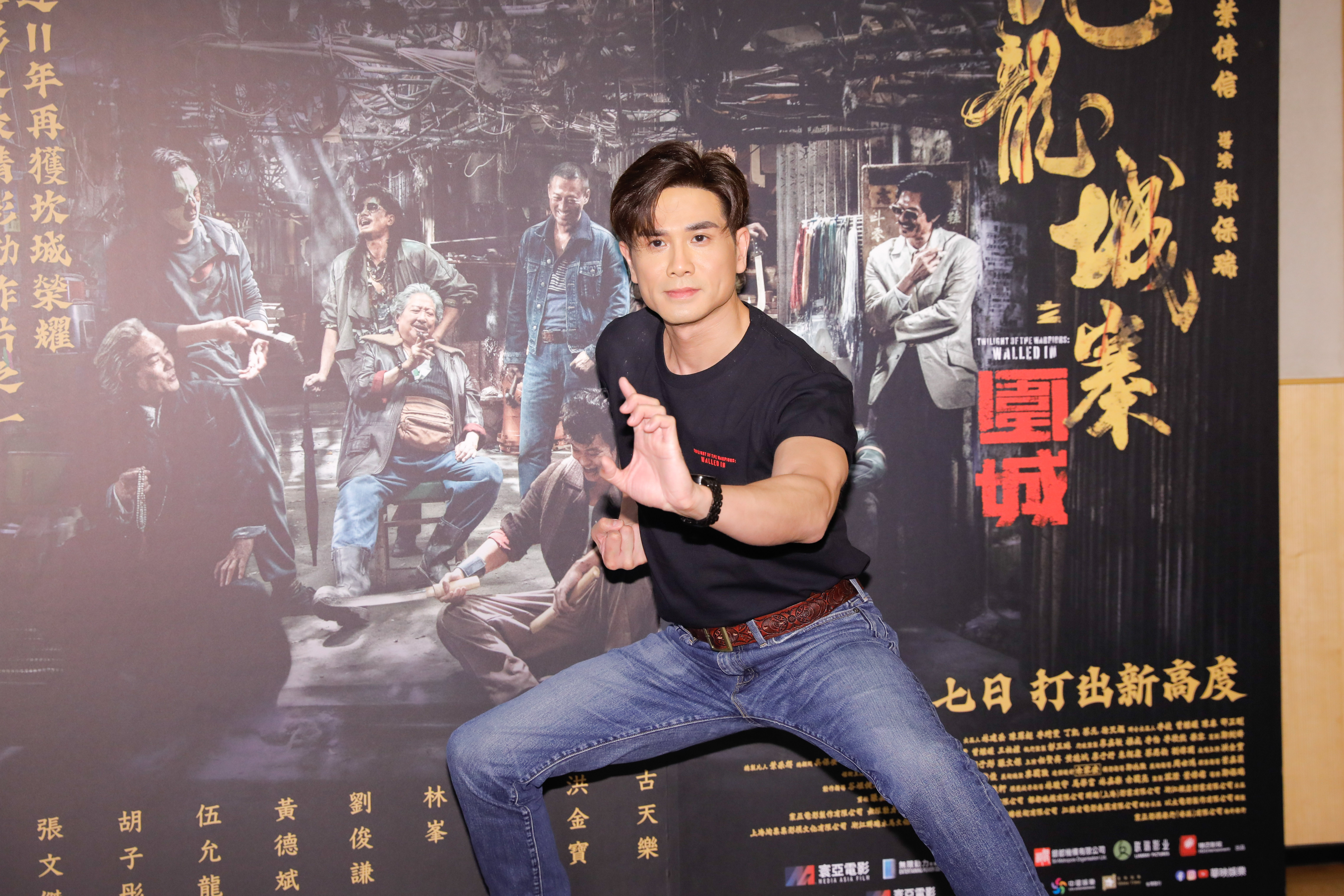 伍允龍有深厚功夫底子,但他透露沒有見過「硬氣功」,只是厲害的魔術而已。