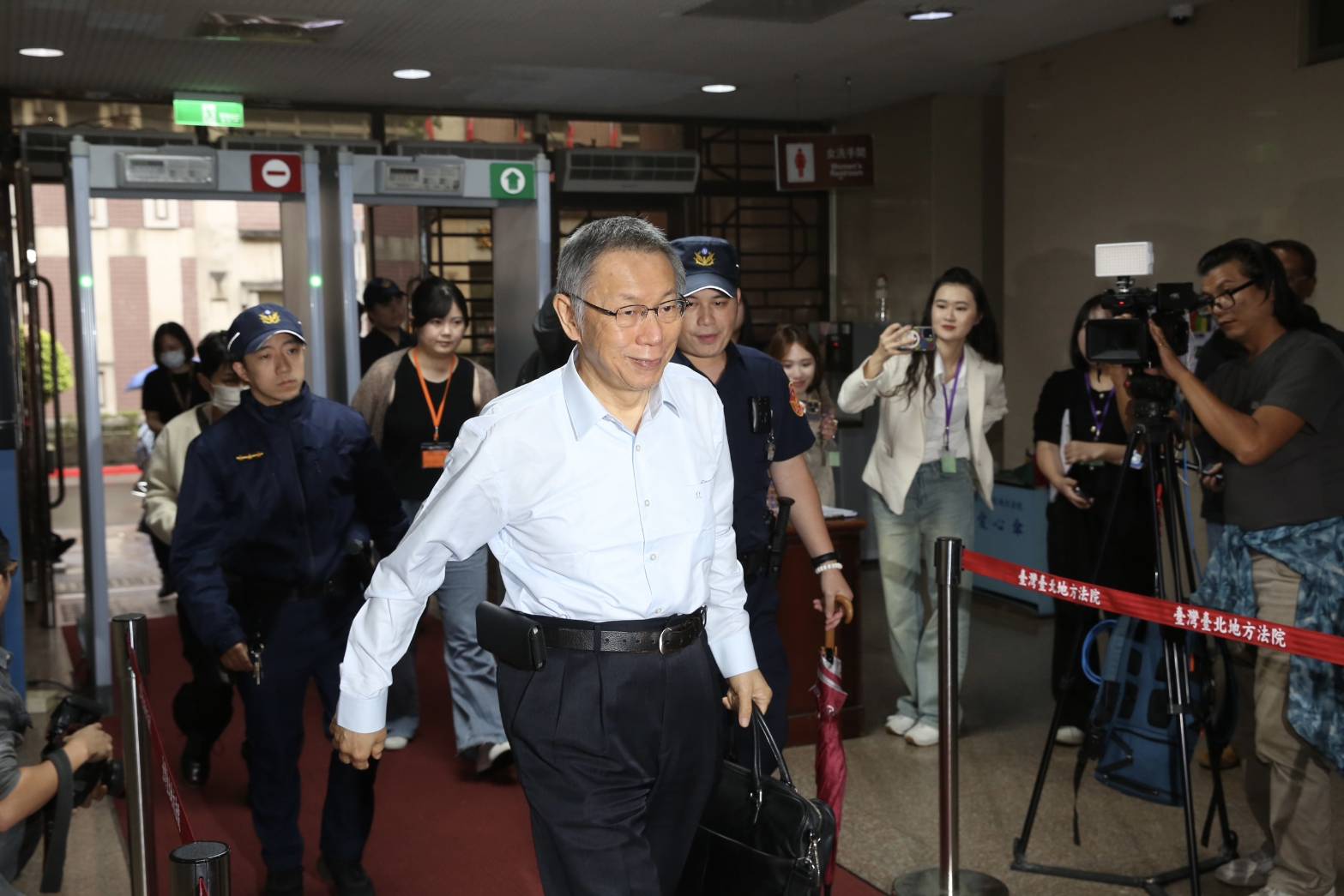 台北地院審理民眾黨前主席柯文哲弊案，下週將進行最終辯論。（鏡報董孟航）
