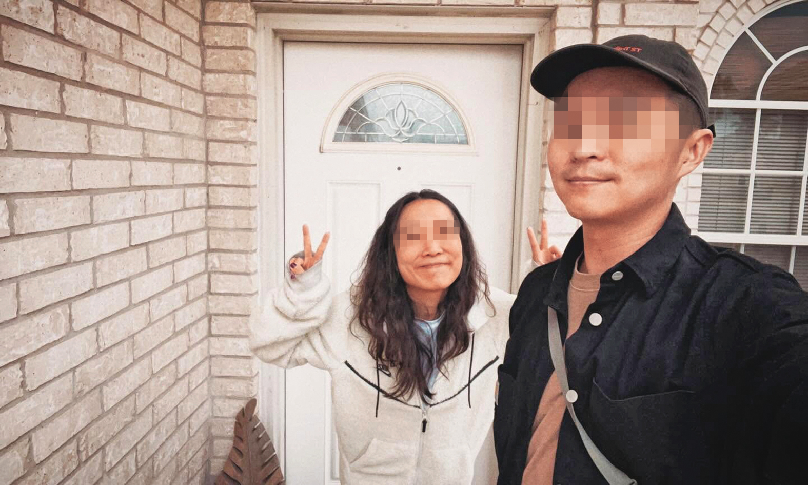 李芷瑤（左）的老公（右）在她與蘇韋華開拍《醫學系在幹嘛？》前，是一對不時會在網路上分享生活點滴的伴侶。（翻攝自臉書）