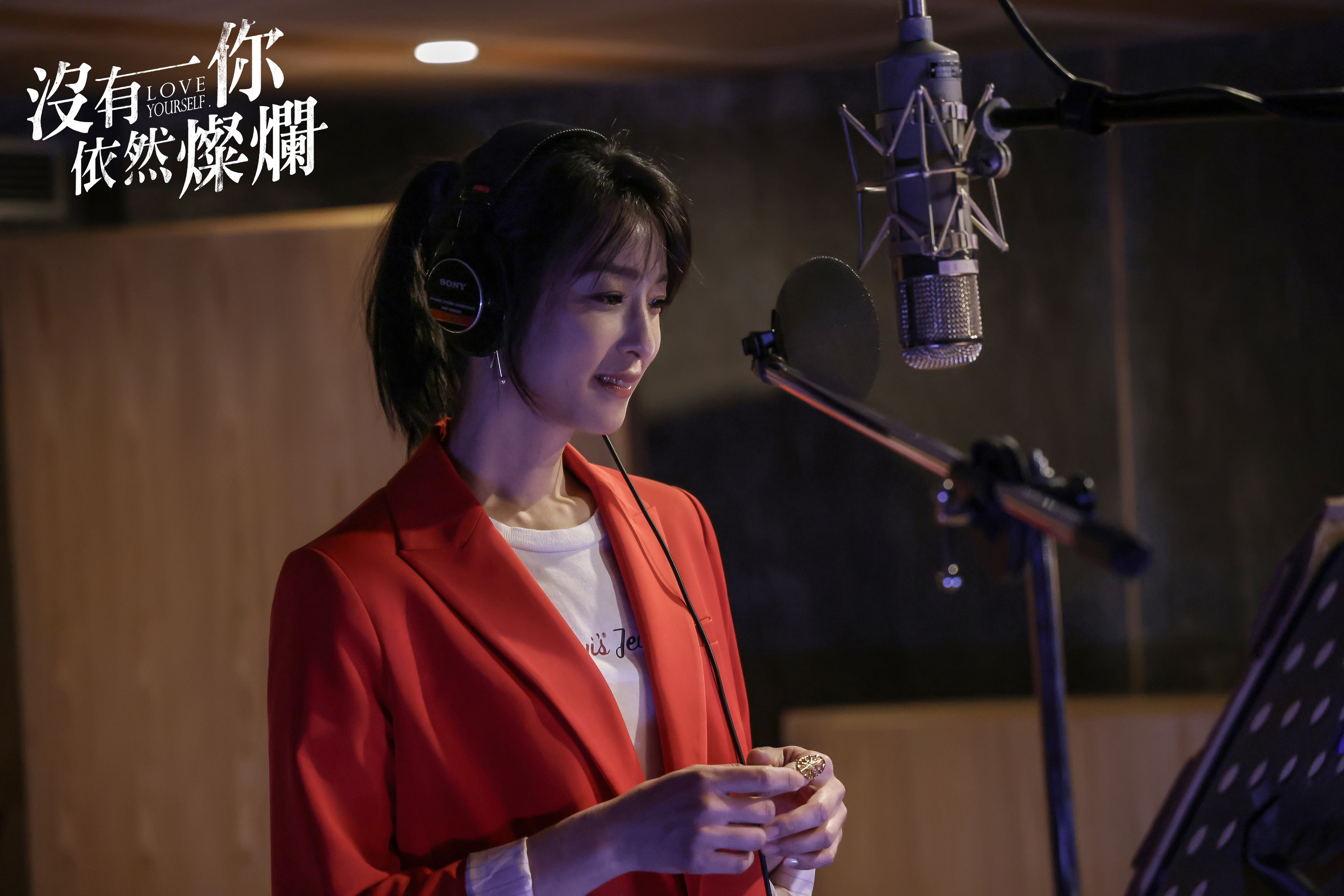 賴雅妍為戲獻「聲」超開心，還透露洗澡都在唱歌。（時創影業提供）