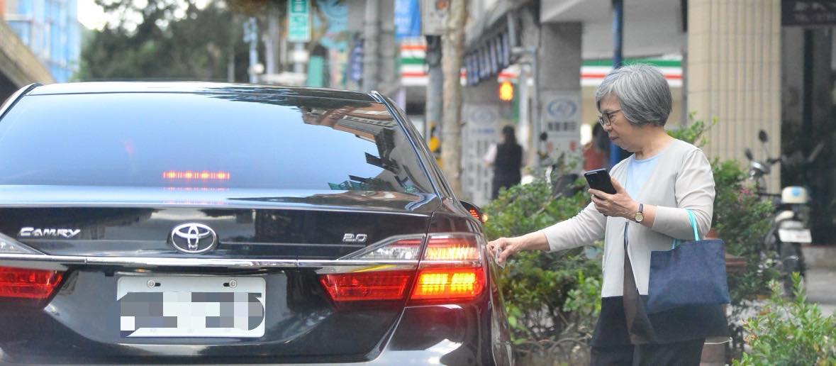 張斯綱曾爆監委蘇麗瓊涉濫用公務車看牙醫。（翻攝自張斯綱臉書）