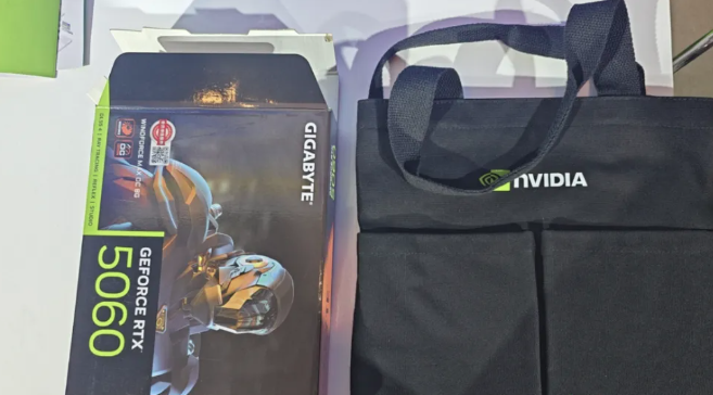 一名實習生參加公司活動幸運抽中輝達顯卡，卻被公司要求繳回。（翻攝自微博）