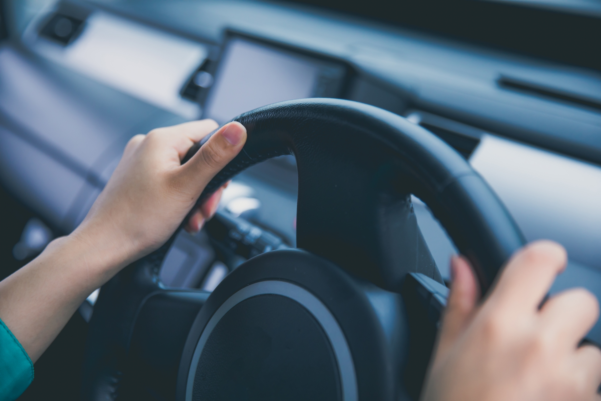 女友愛遲到又講不聽,高雄男子然開車撞倒她後再輾過去。(示意圖,photo-ac)