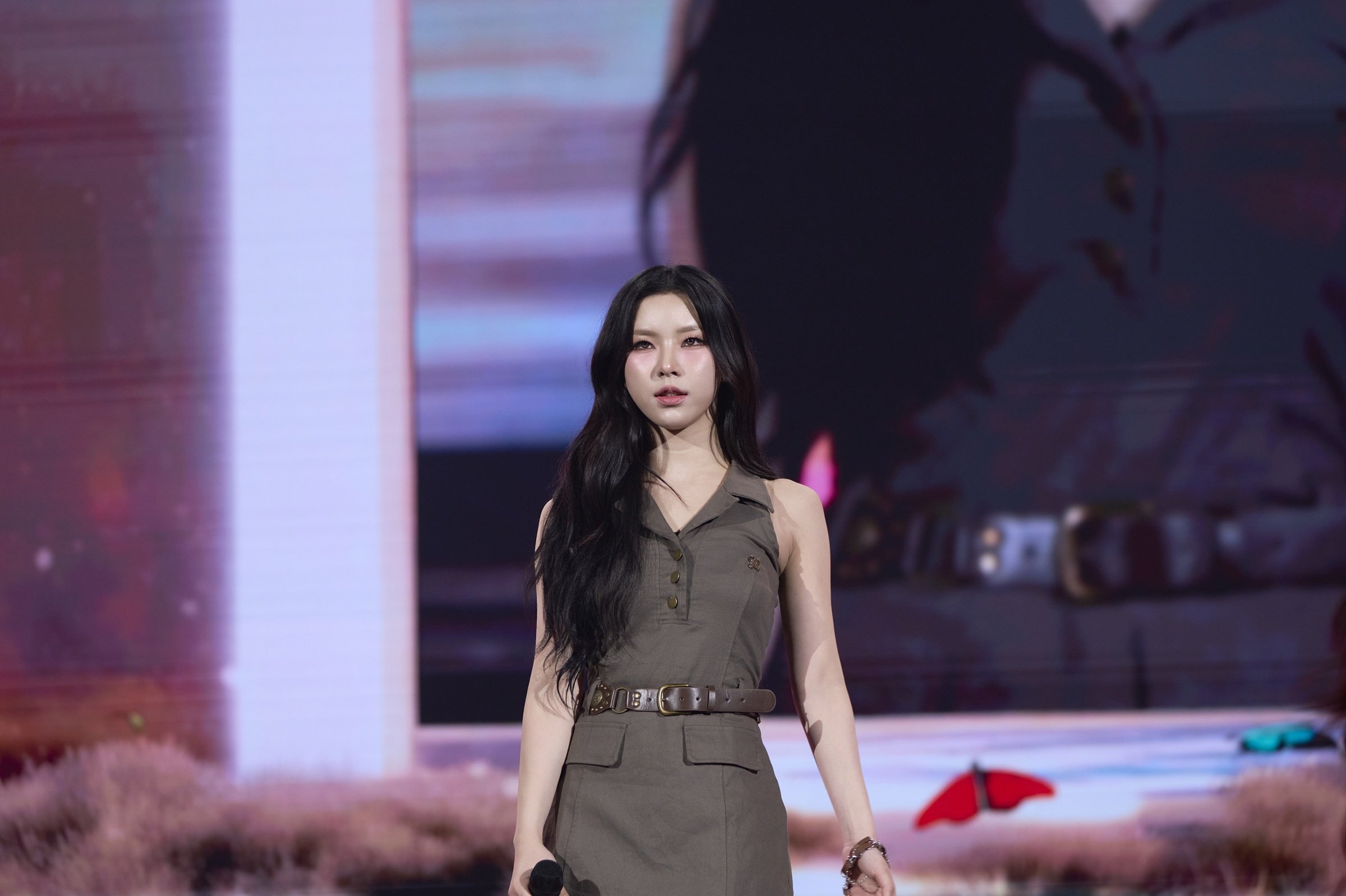 AYEON的爸爸媽媽與妹妹特別從韓國飛到高雄看她表演。(天空娛樂提供)