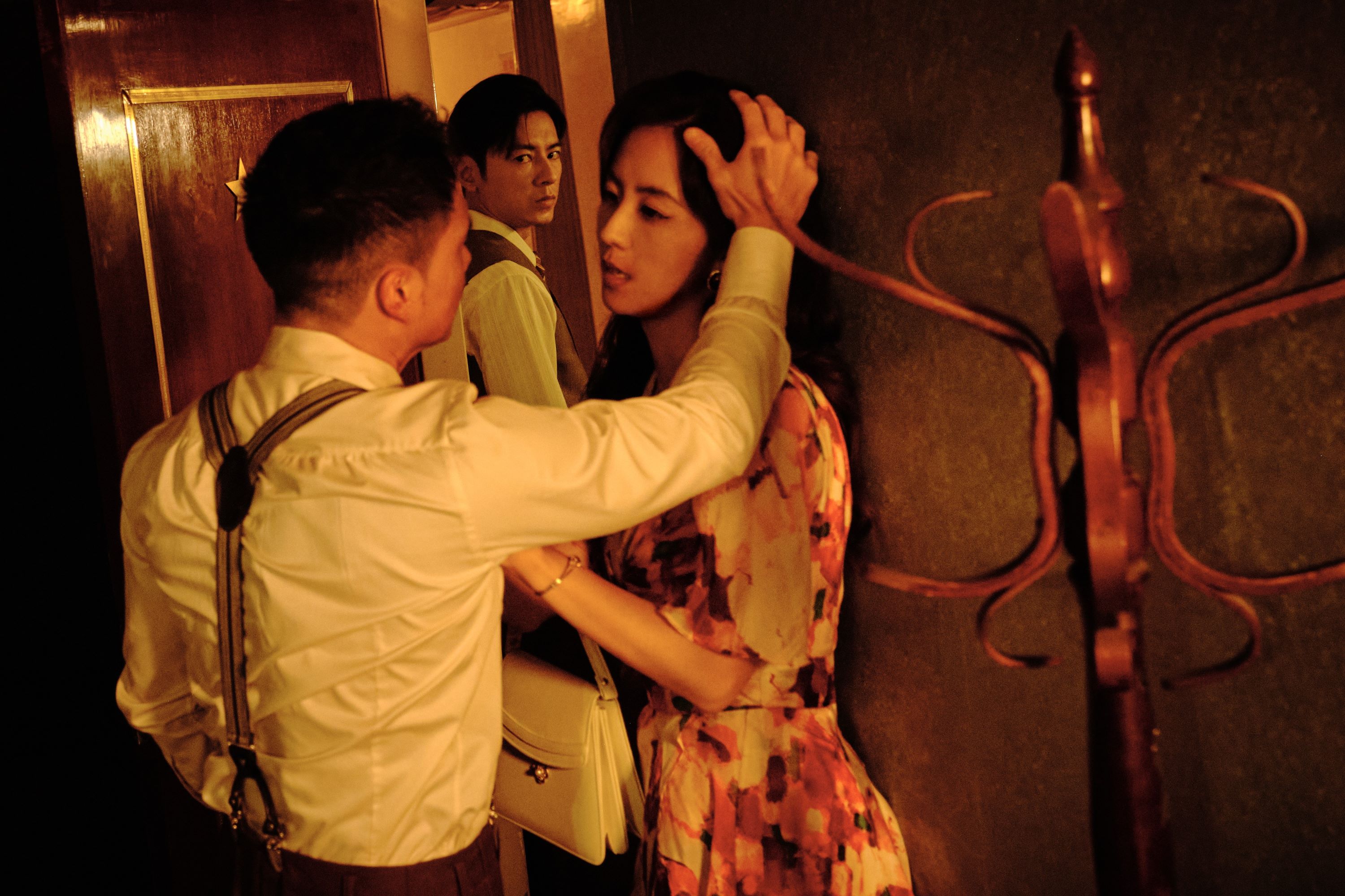 周曉涵飾演的富家千金和李國毅、市原隼人有一段不可告人的三角關係。（欣蘭企業股份有限公司）