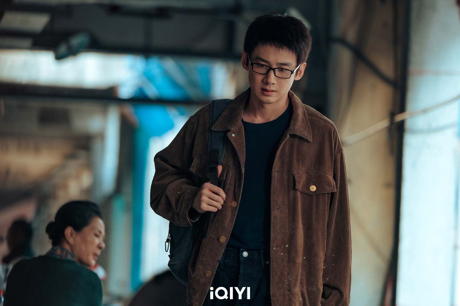 白敬亭在時裝劇在《正當防衛》中有截然不同的面貌。（iQIYI愛奇藝國際版提供）