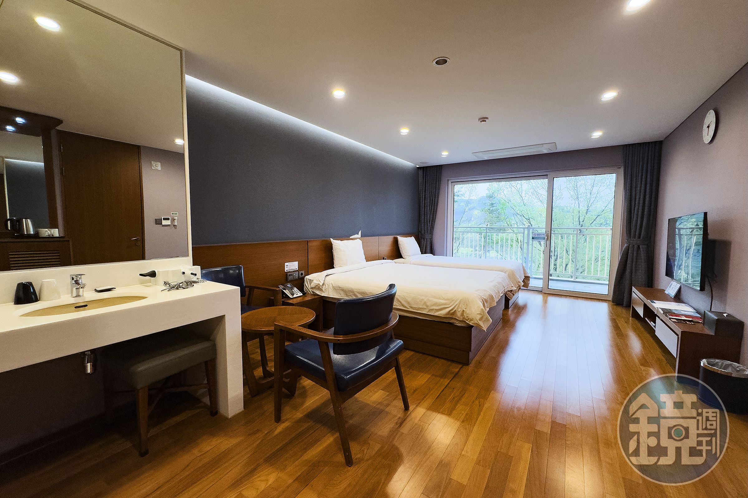 BELLE FORET RESORT主打涵蓋客廳與廚房空間的家庭套房，以及適合兩人居住的基本客房。