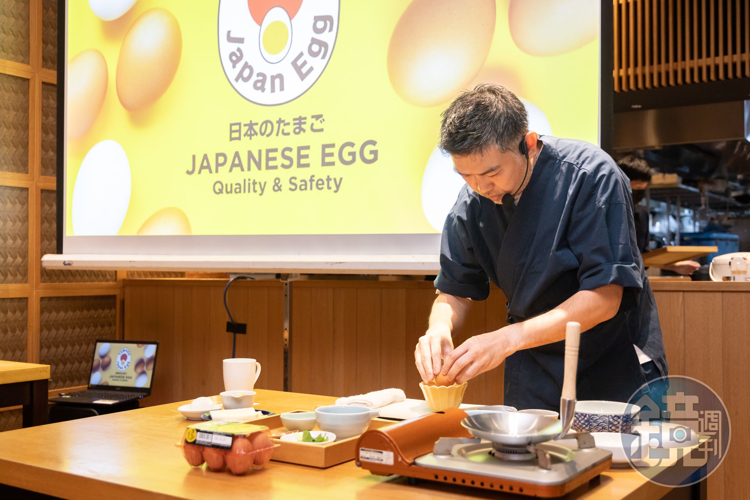 「和食EN」料理長稻村健司用日本雞蛋示範製作雞蛋三明治、親子丼、溫泉蛋、布丁等4種常見雞蛋料理。