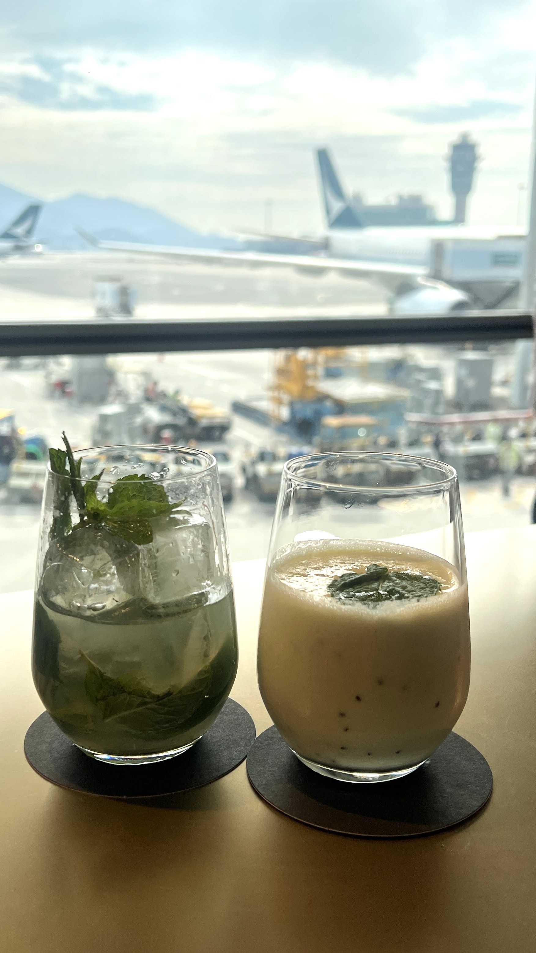 「國泰碧玉Cathay Delight」與「樂上雲霄Cloud Nine」都是貴賓室的招牌雞尾酒。
