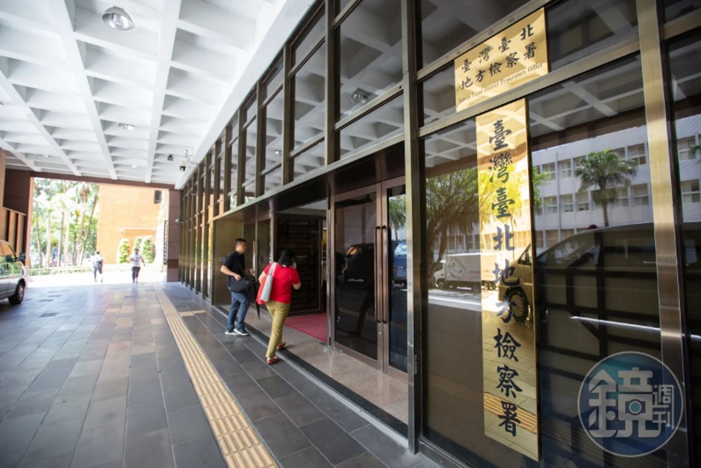 北檢依貪污罪及國安法等罪起訴中尉軍官李俊達及退役上士班長陳泰尹。
