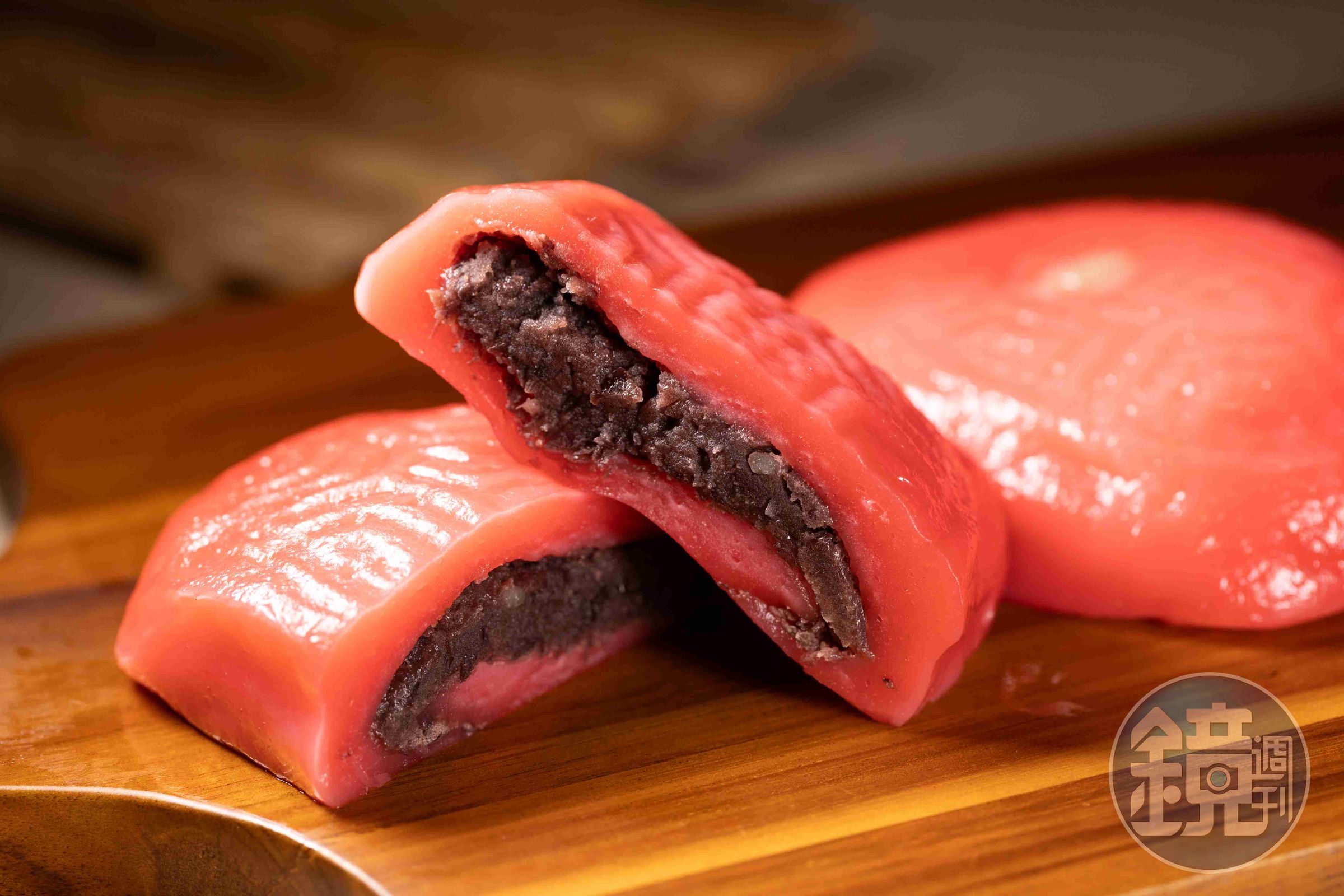 「紅龜粿」的紅豆或花生口味都好吃。(皆45元/個)