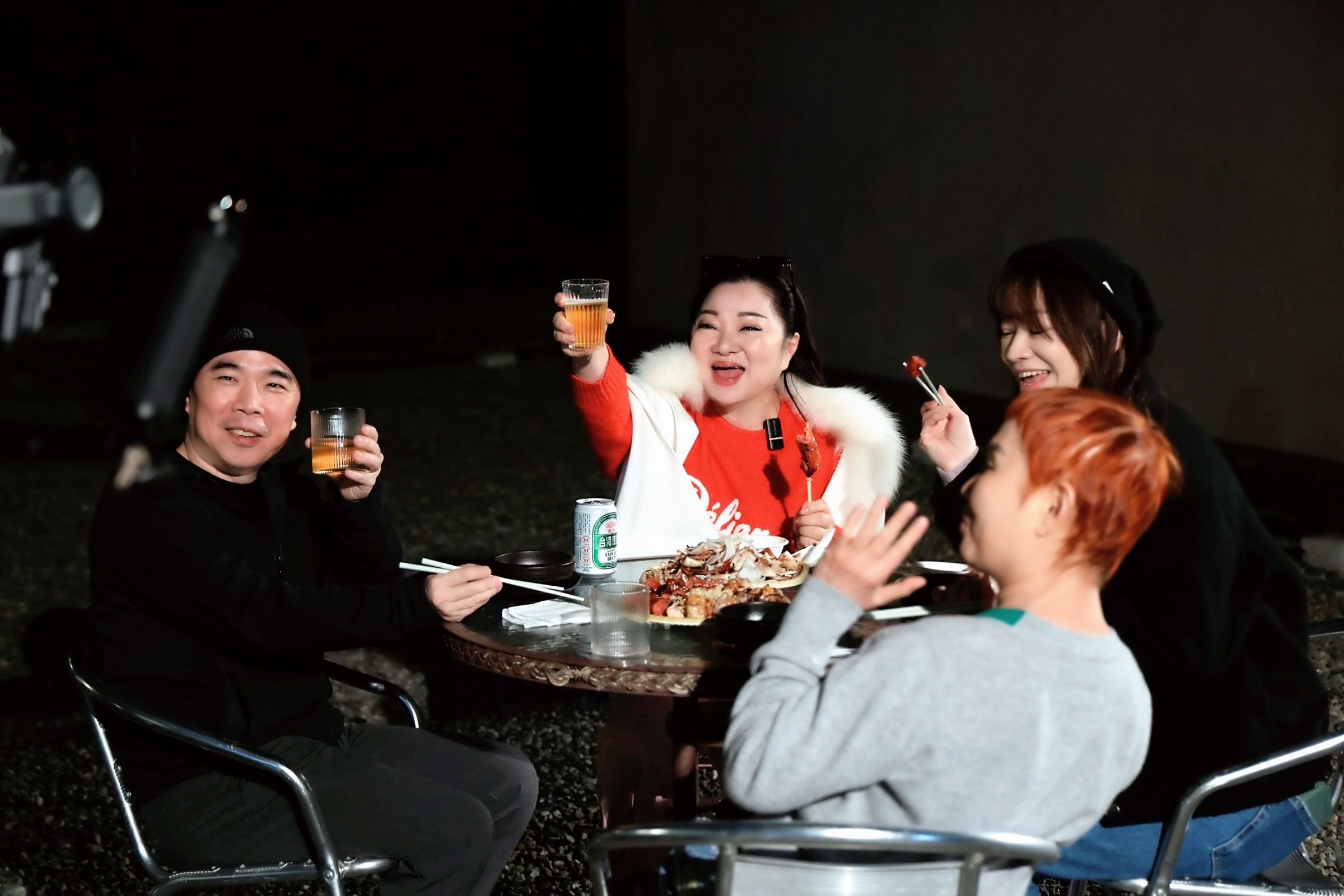 白冰冰在民宿與朋友開心相聚(誠懇逗陣提供)