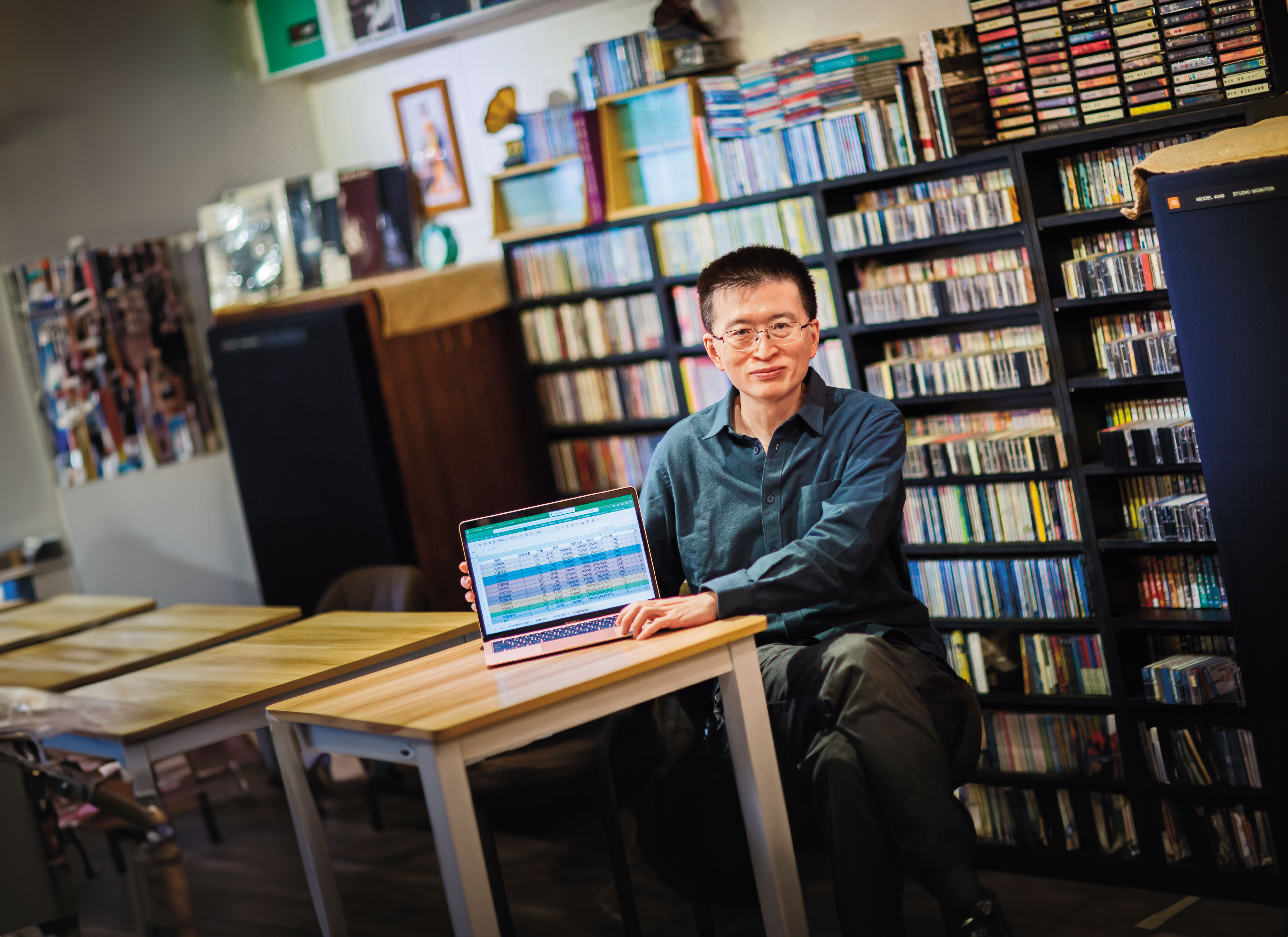 退休工程師張泰北配置多檔殖利率7%的高股息ETF，去年息收超過百萬元。