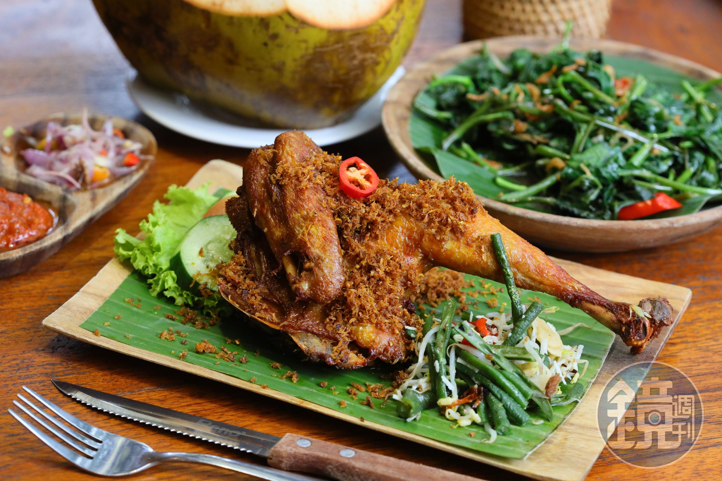 印尼式烤雞「Ayam Baker」洋溢烤椰子的獨特風味。（9.5萬印尼盾／半隻，約NT$193）