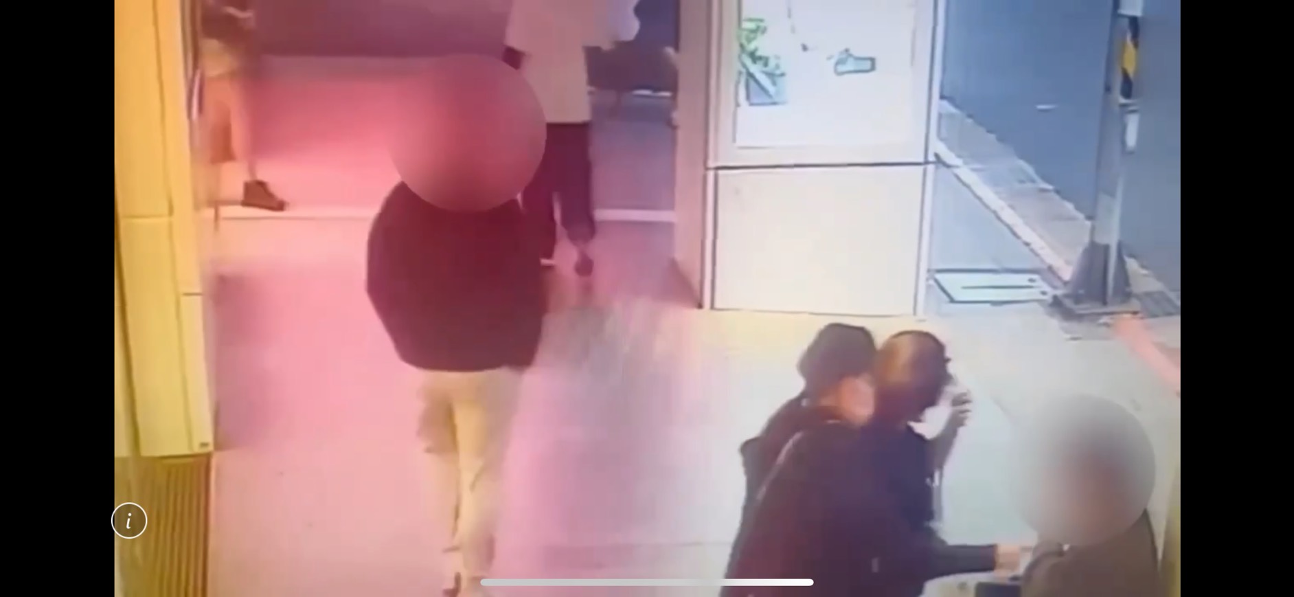 警方調查，黃男拆標後直接將外套穿在身上步出店外。（翻攝畫面）