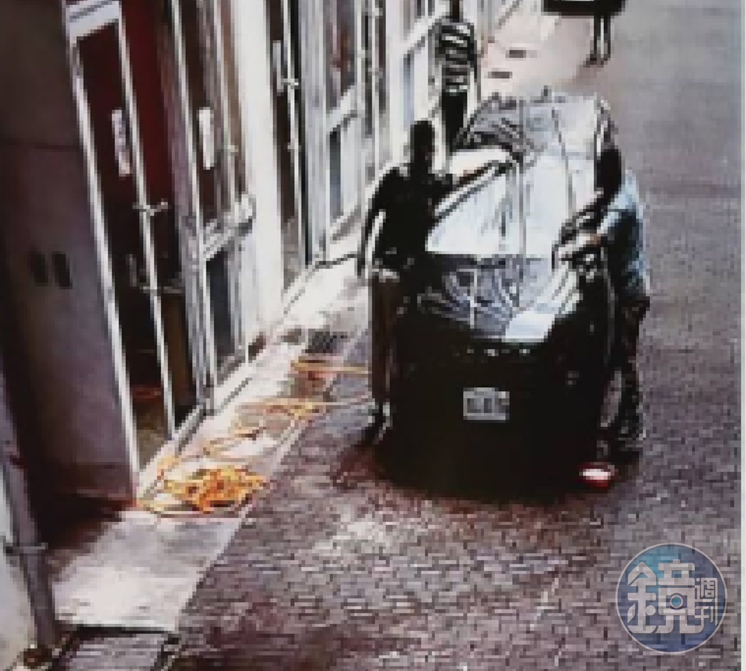 老師遭學生指控上課時間洗車。（讀者提供）