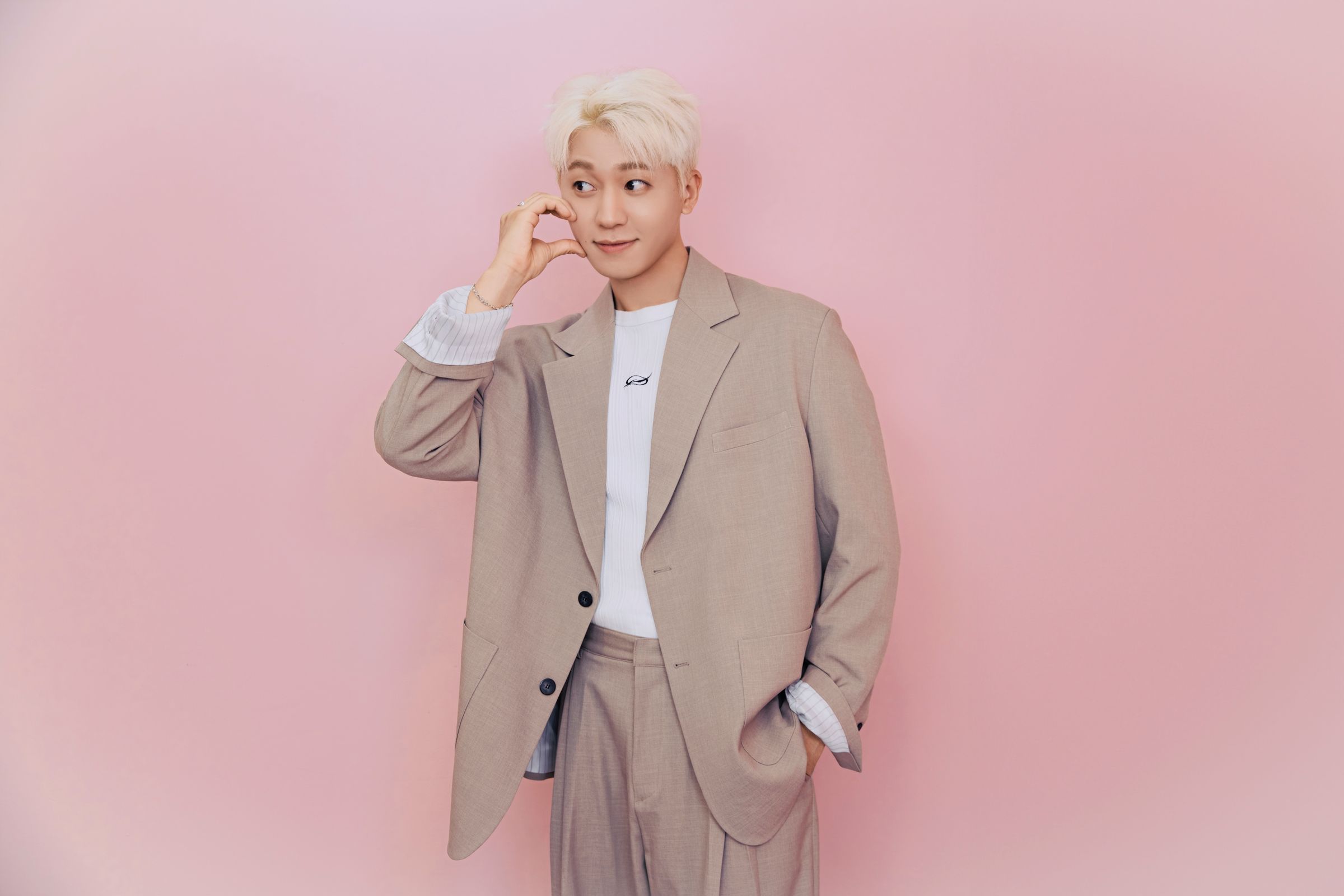 TEEN TOP老么創造染金髮被說像朴敘俊,害羞地直道謝(FU Entertainment、DJB提供)