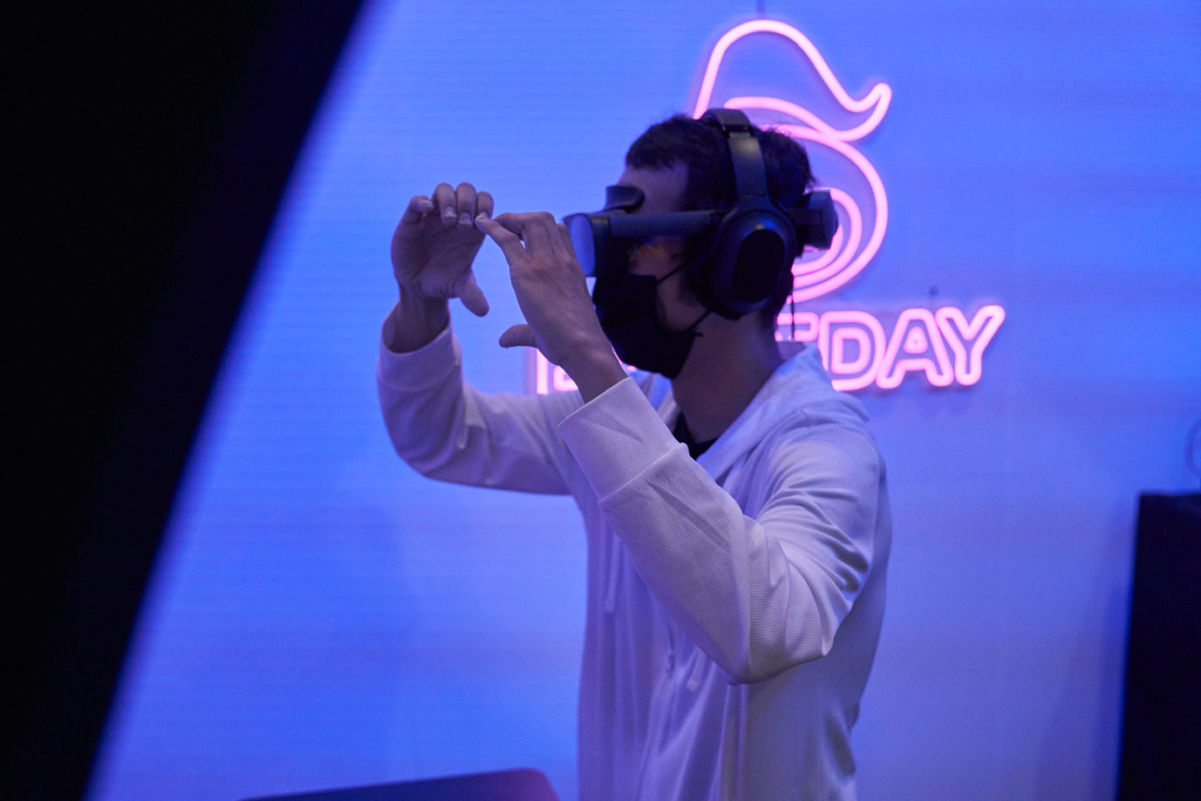 HTC深入布局元宇宙產業,除了發展硬體,也持續擴充內容應用。(HTC VIVE ORIGINALS提供)