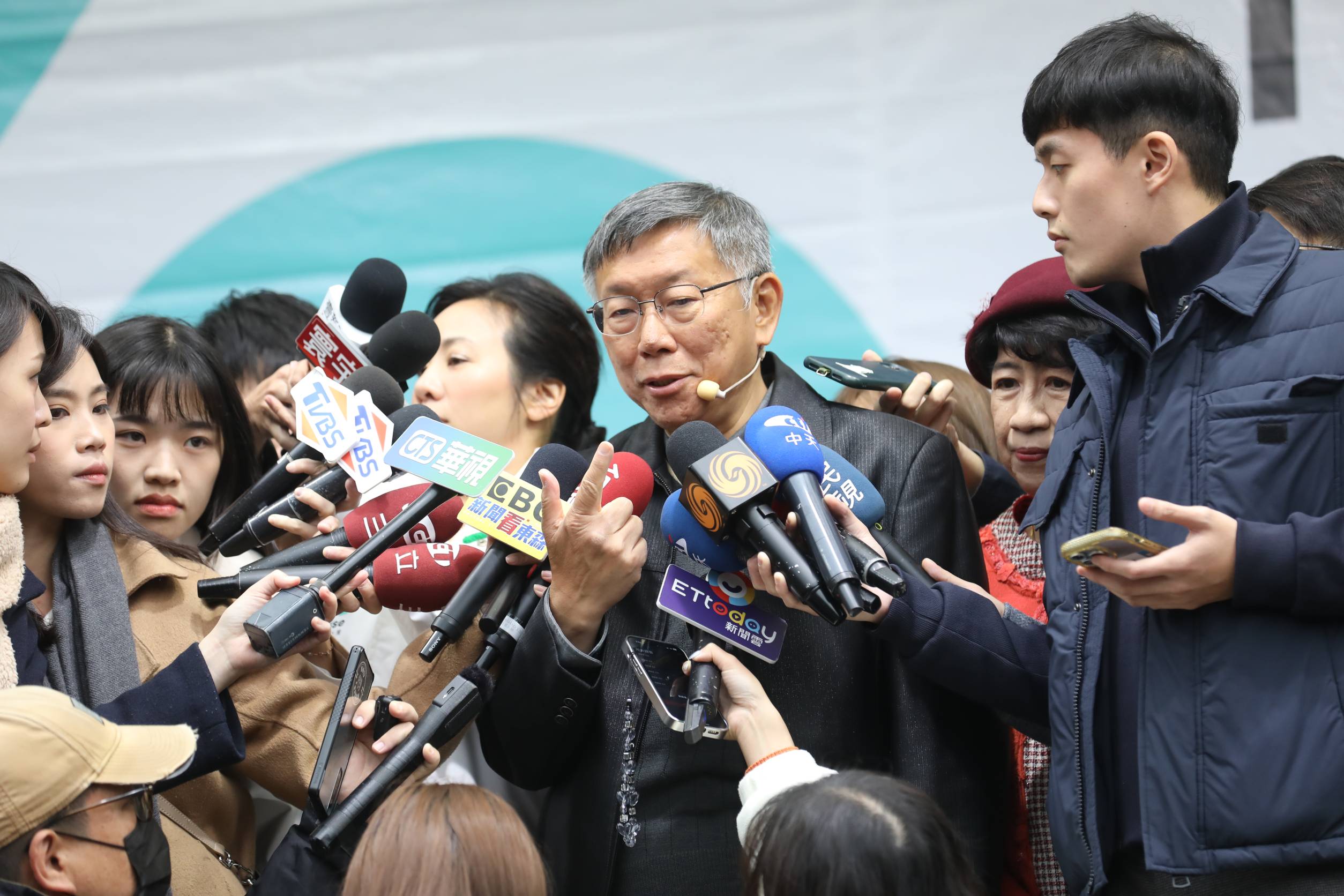 柯文哲今找8名不分區立委當選人開會討論新國會選舉的投票意向。(本刊資料照)