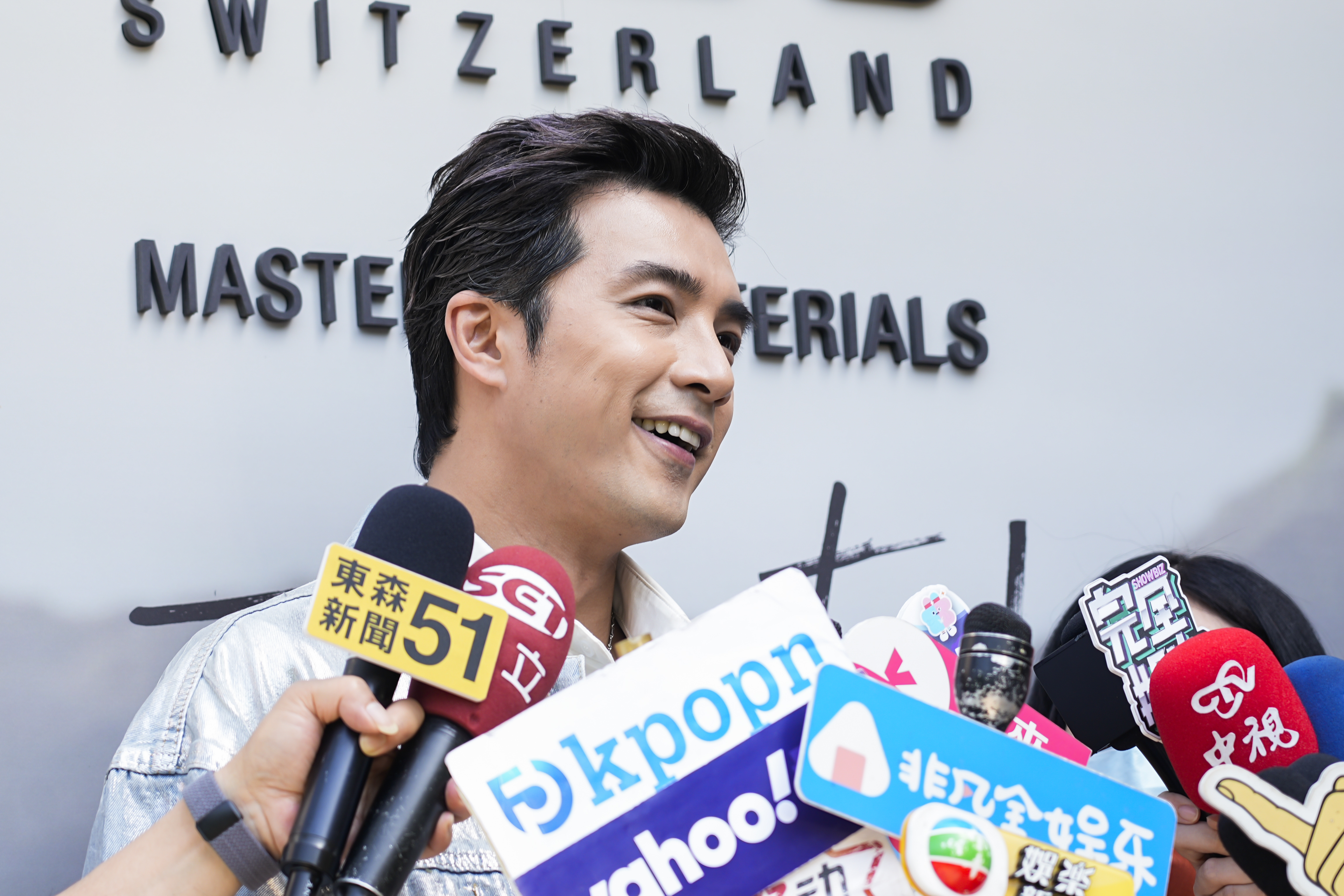 賀軍翔出席大半年來第一個商業活動。