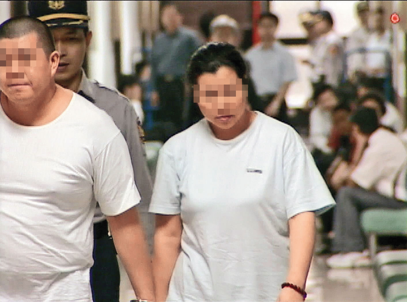 廖婦（右）最後一次找來廖男（左）成功殺害丈夫，卻因無法順利給付酬金，而被廖男直接咬出是幕後主謀。（東森新聞提供）