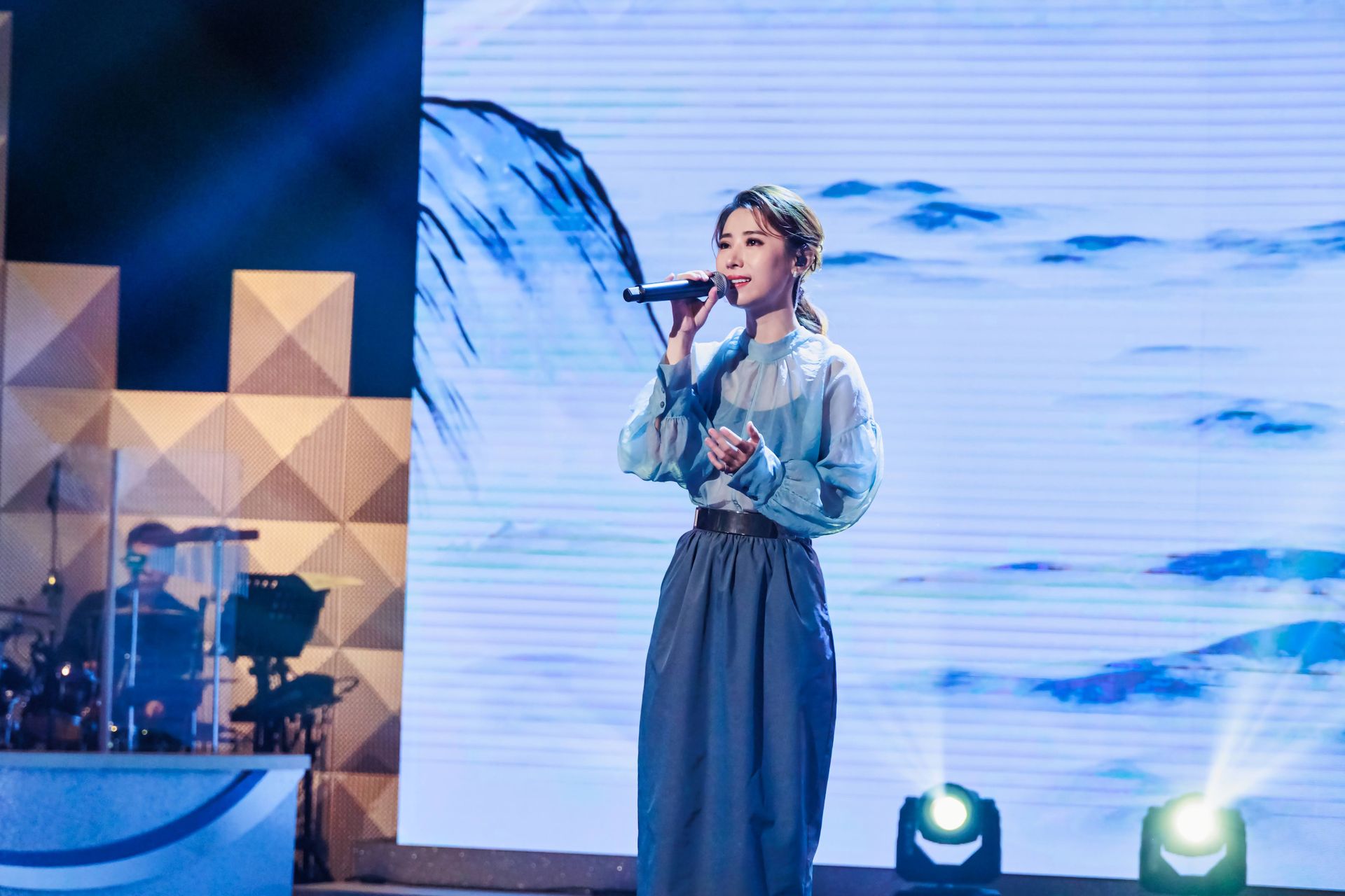 陳怡婷錄影分享出道難忘回憶。（中天提供）