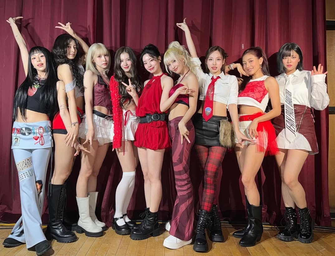 南韓女團TWICE出道10年終於將在11月22日登上高雄世運主場館開唱，讓粉絲ONCE興奮不已。（翻攝自TWICE IG）