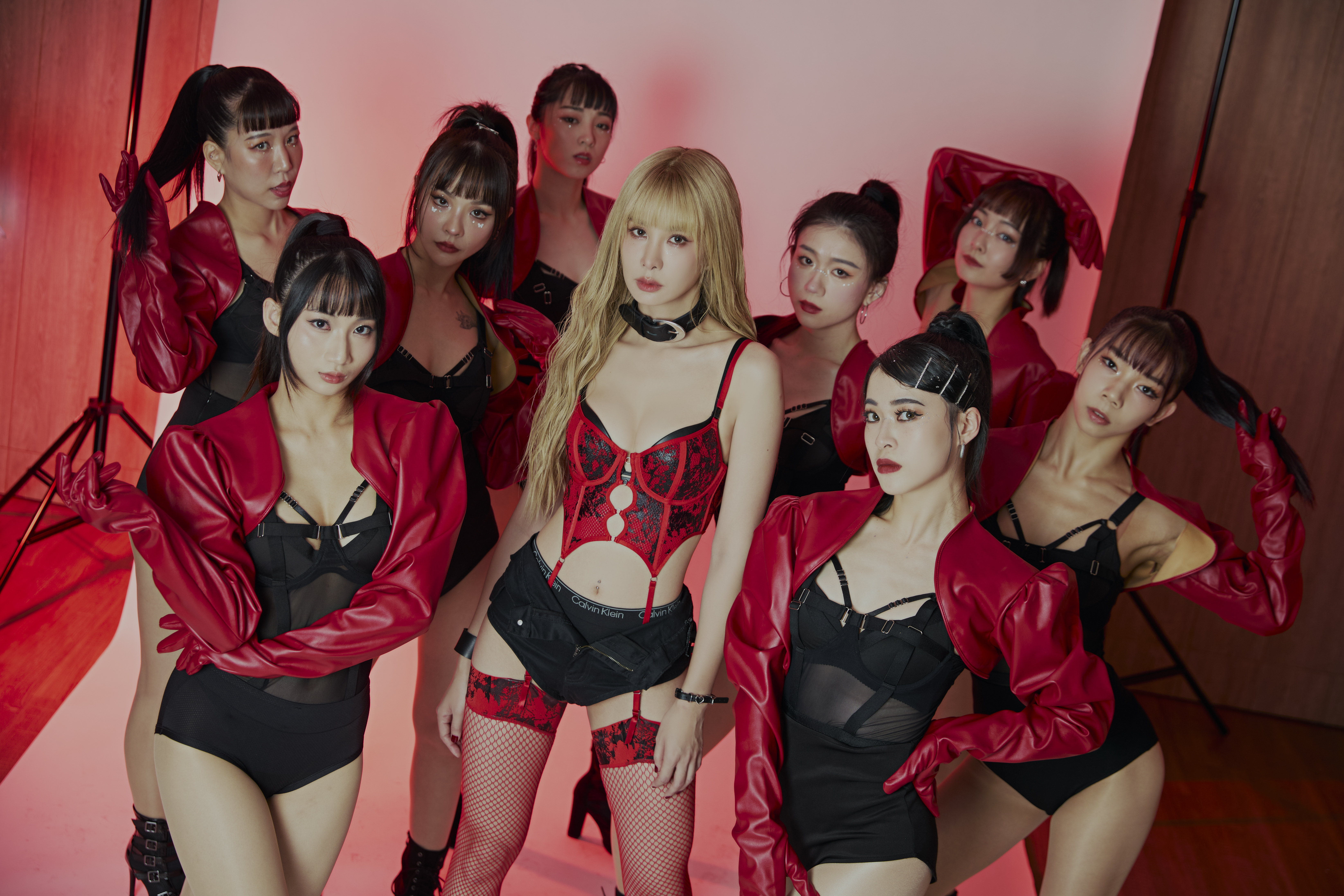 安心亞在「2025共創新城・閃耀竹夢大新竹跨年晚會」挑戰自己。（百鴻揚娛樂提供）