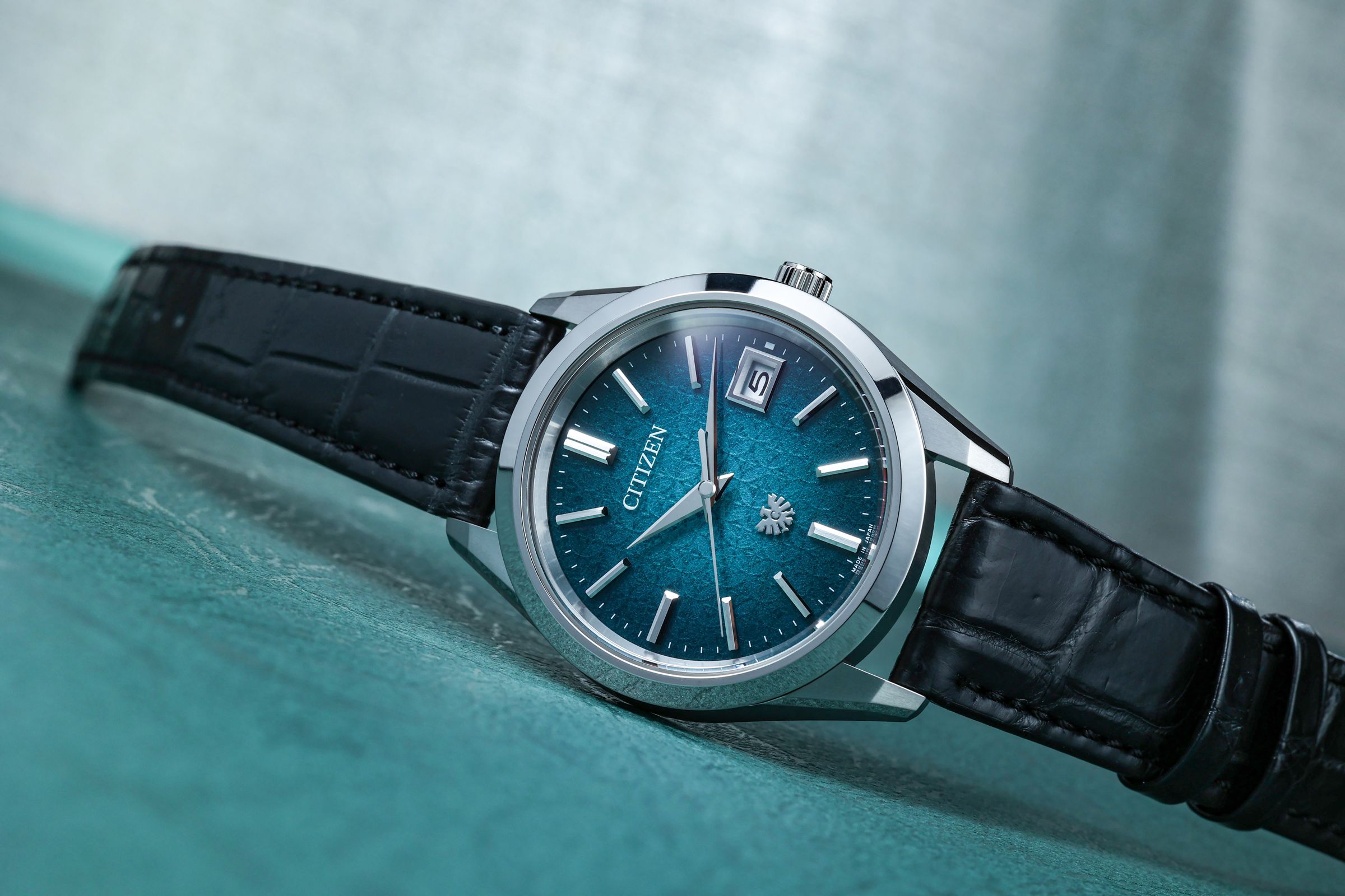 The CITIZEN AQ4100-22W,定價NT$123,000。