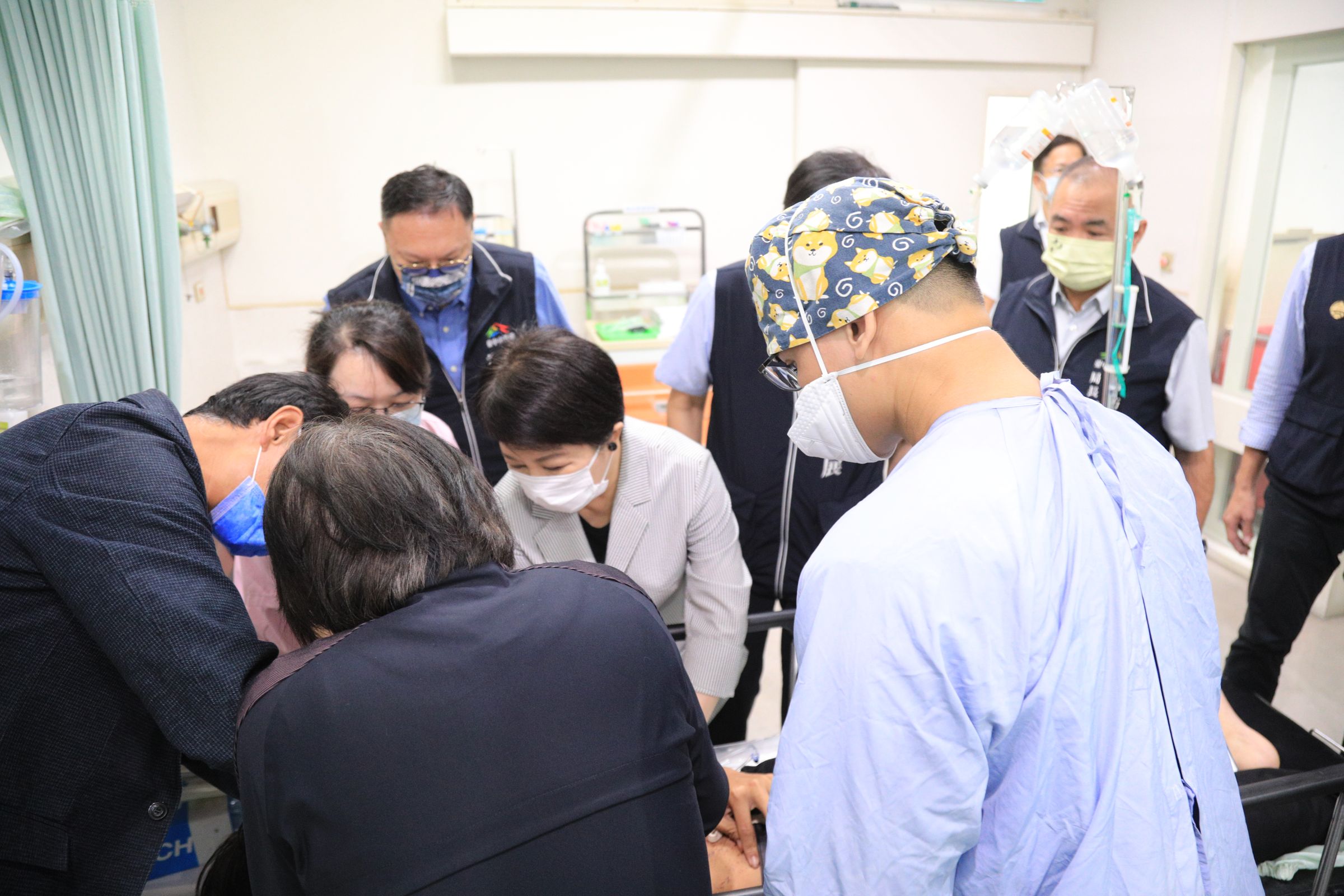 被砍的17歲呂姓少年在手術後傷勢漸漸穩定,目前已從加護病房轉至普通病房。(台中市政府提供)