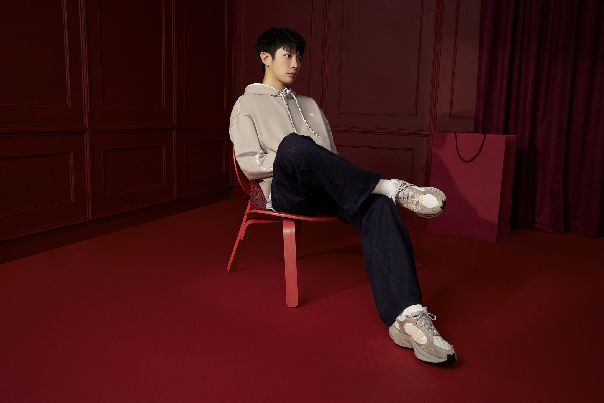 柯震東跨年將在拍戲中度過，期許自己一年比一年更好。（New Balance提供）