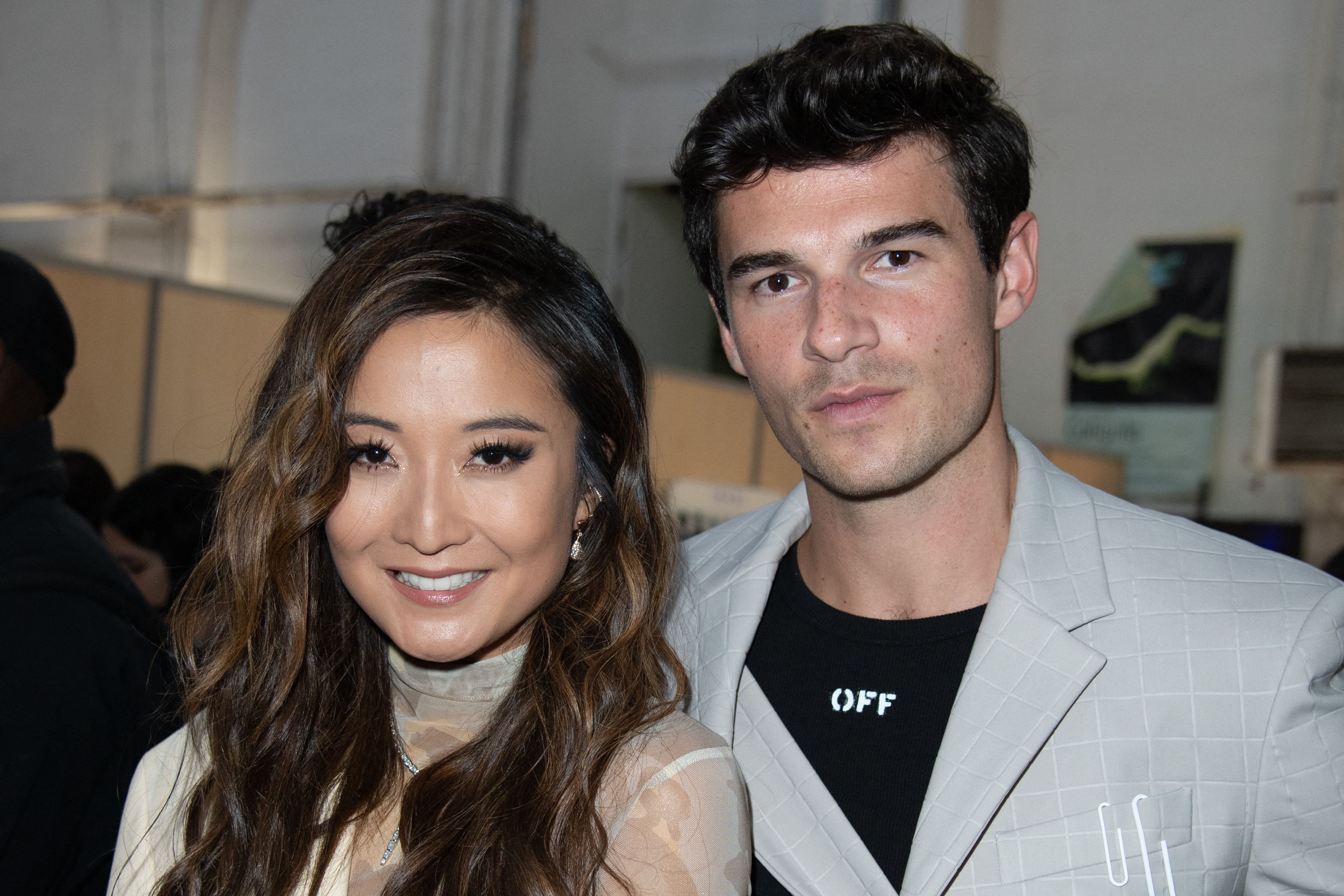 艾希利朴(左)與男友保羅福爾曼(右)在亞洲度假時經歷了敗血性休克,也讓粉絲對她能否如期康復歸隊拍戲充滿懷疑。(東方IC)