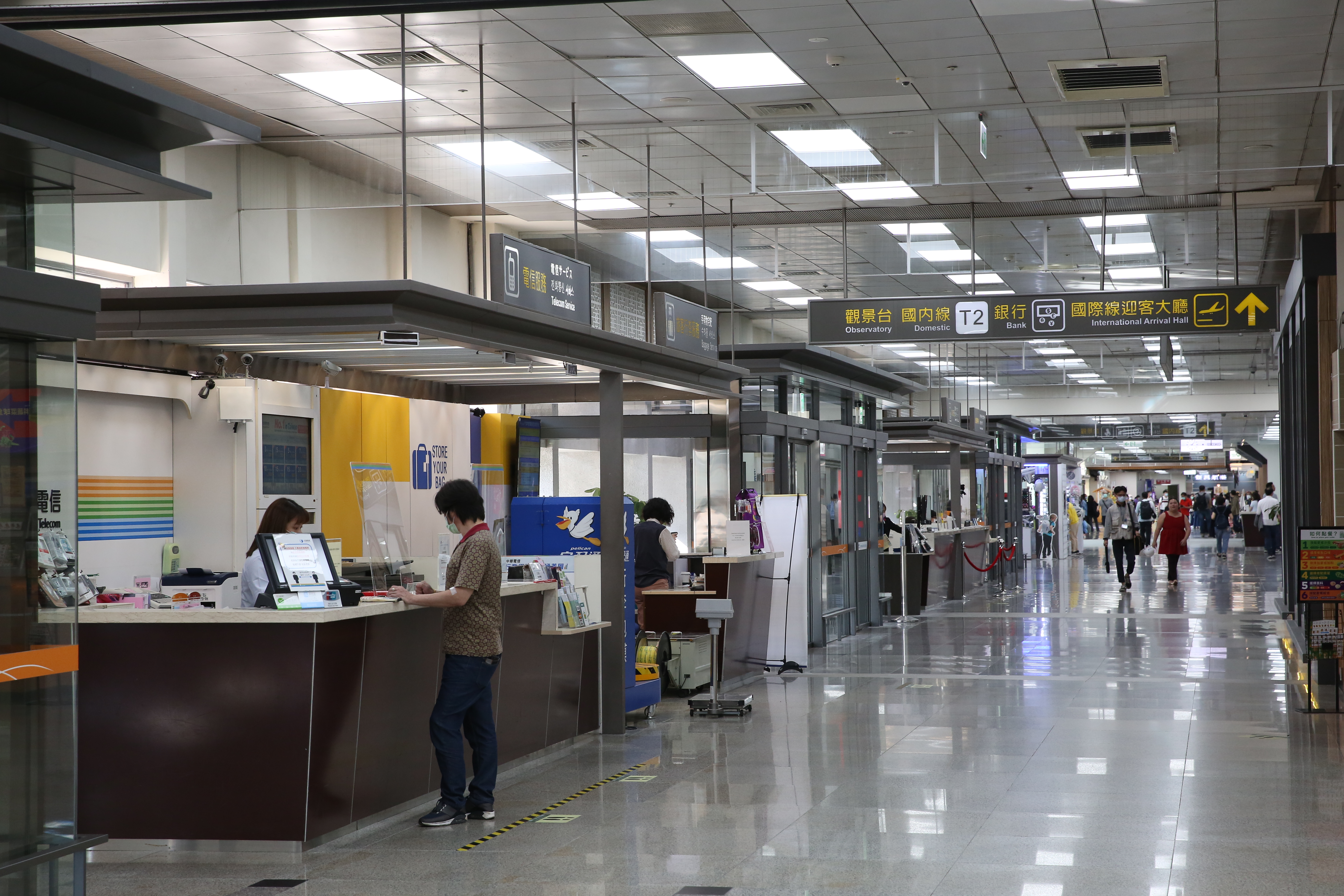 石崇良宣布，即日起至6月30日，在4處國際機場針對具剛果民主共和國及烏干達旅遊史「無症狀」國人及入境旅客，除開立自主健康管理敬告單外，提供免費採檢。（本刊資料照）