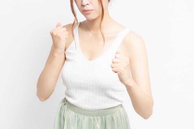 紐西蘭一名女學生在校遭霸凌,母親得知校方漠視,氣到直闖校園揍霸凌者。(示意圖,photoAC)