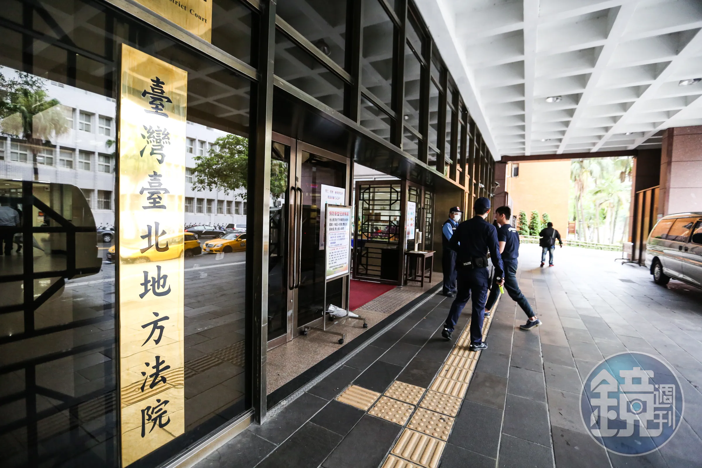 台北市發生一起家庭持刀傷人案,涉案婦人因長期積怨持刀行刺妹妹,警方獲報後依法移送法辦。(本刊資料照)
