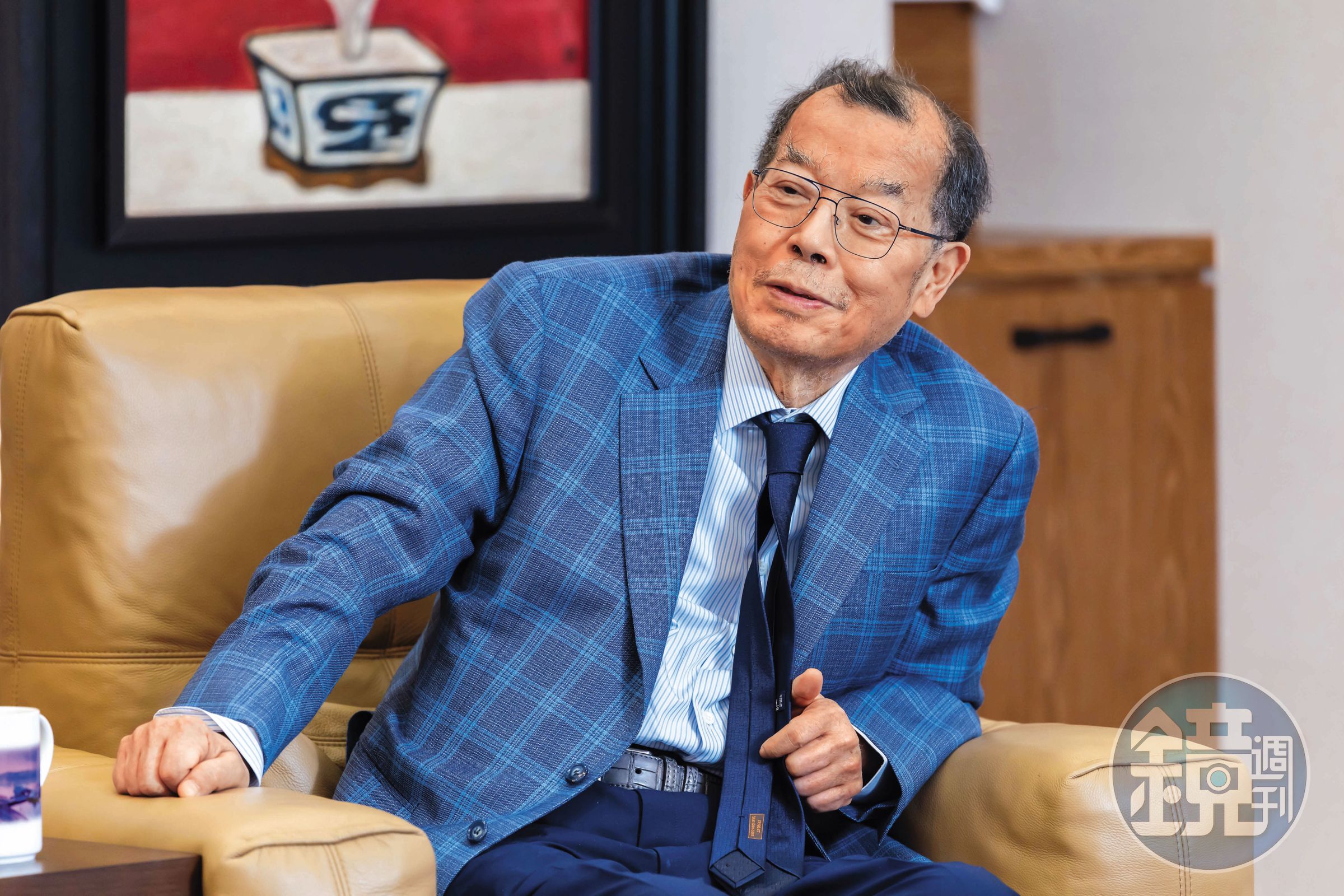 在台灣科技界,力積電董事長黃崇仁被譽為「九命怪貓」。