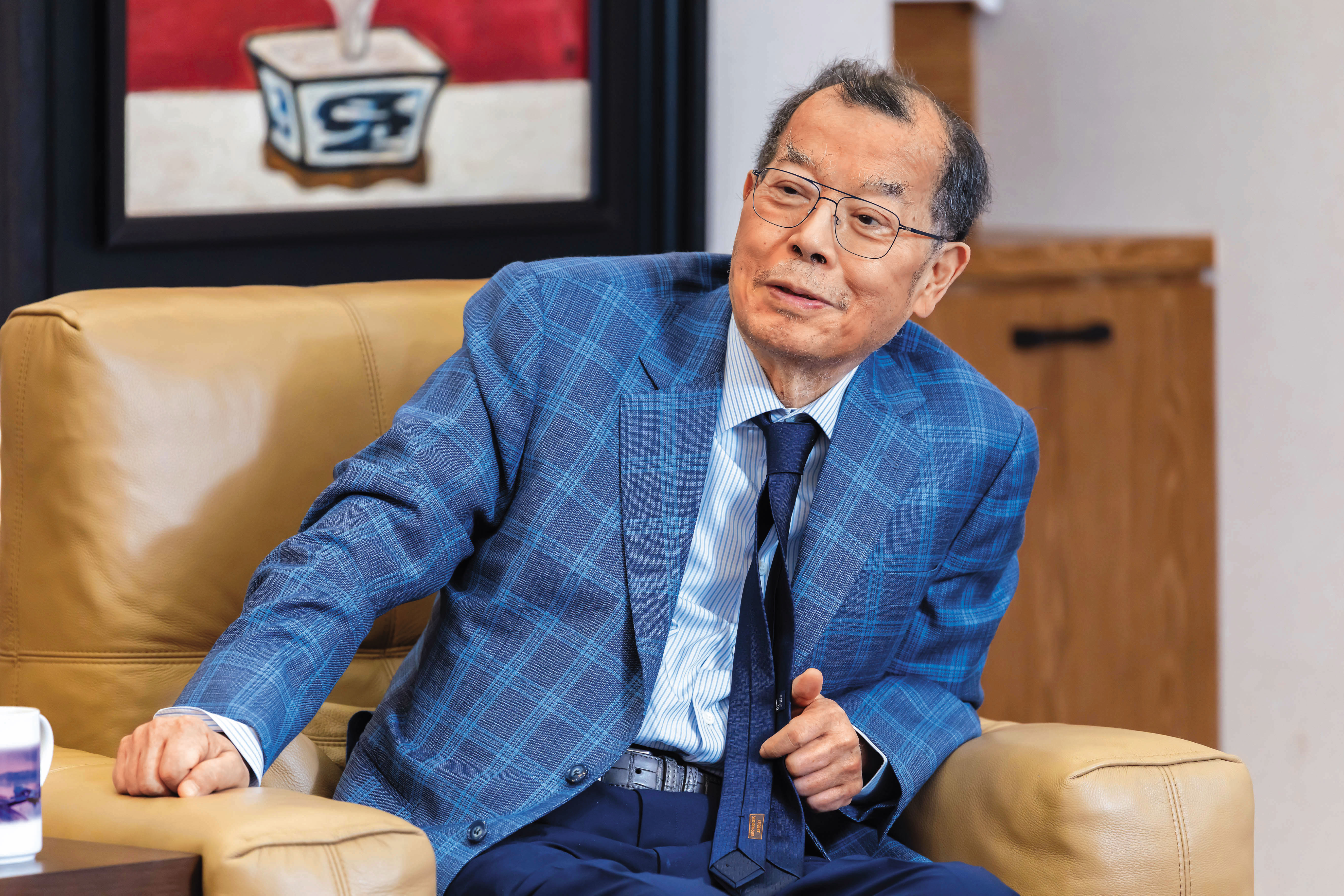 在台灣科技界，力積電董事長黃崇仁被譽為「九命怪貓」。