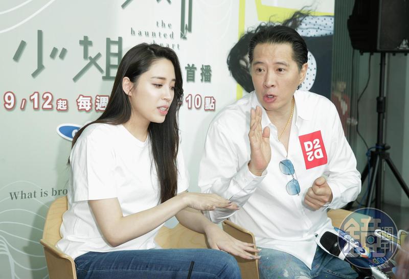 歐陽妮妮（左）跟老爸歐陽龍（右）長得非常像。（本刊資料照）
